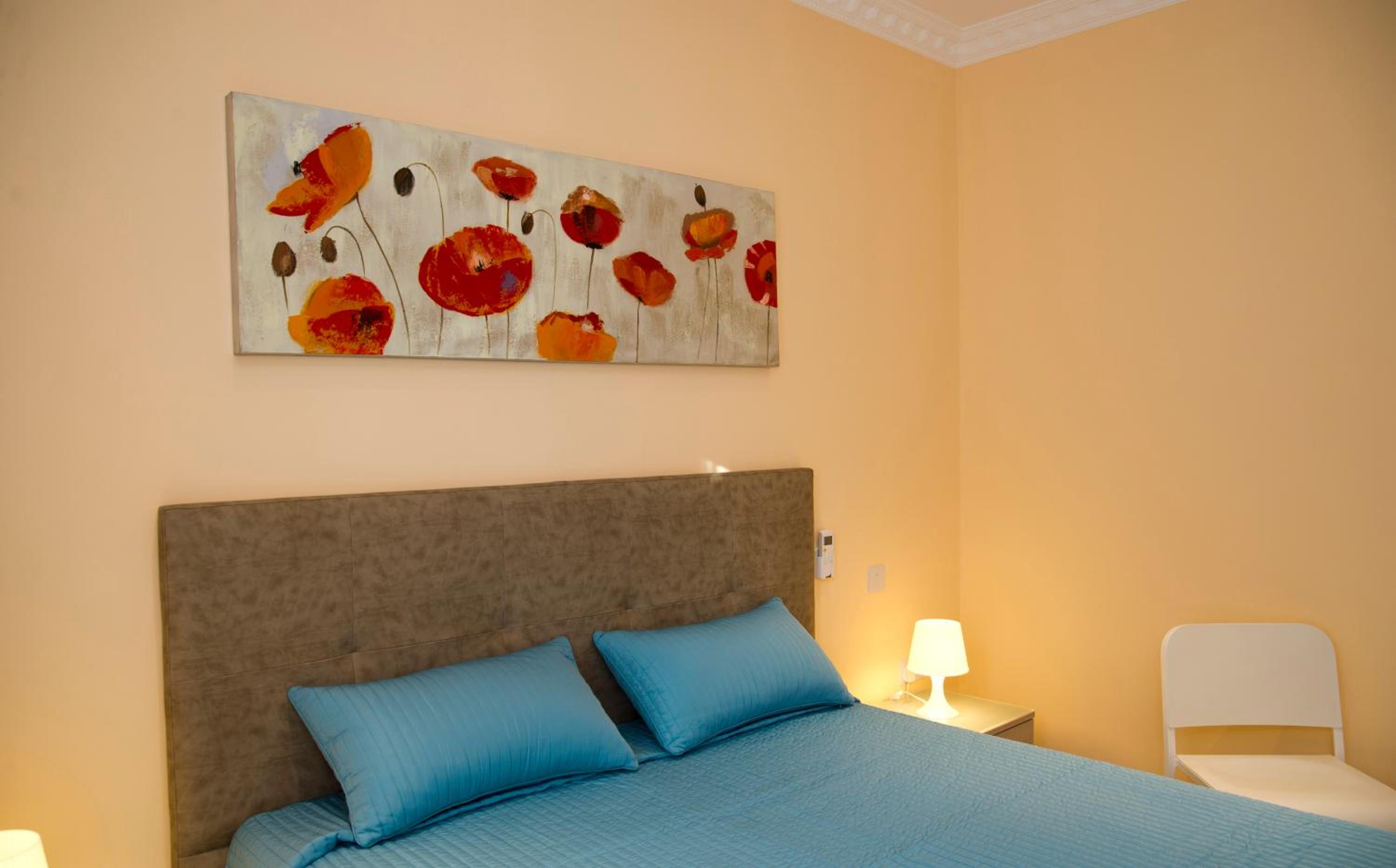 Sliema duplex 1 bedroom apartment - Sleeps 4 view 2