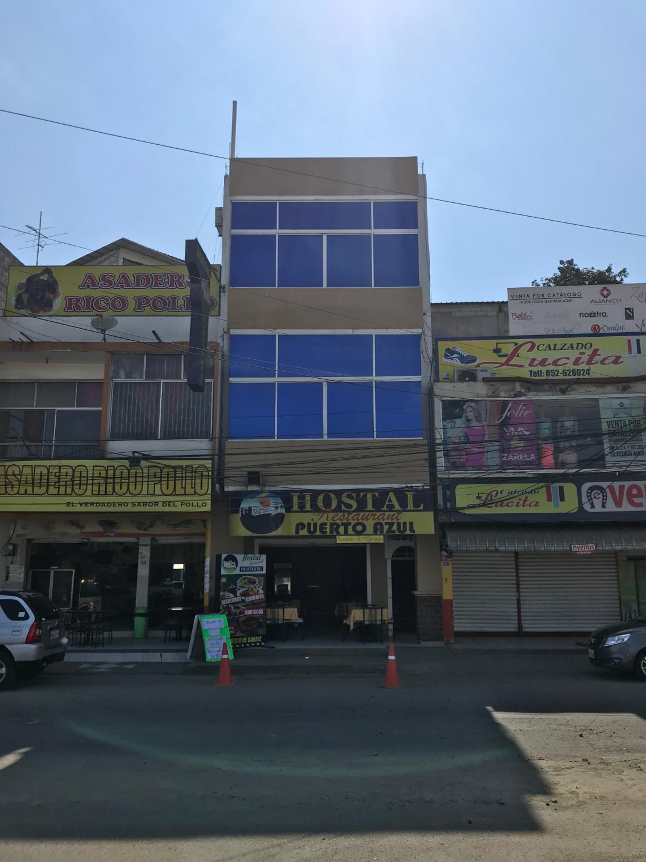 Hostal Puerto Azul