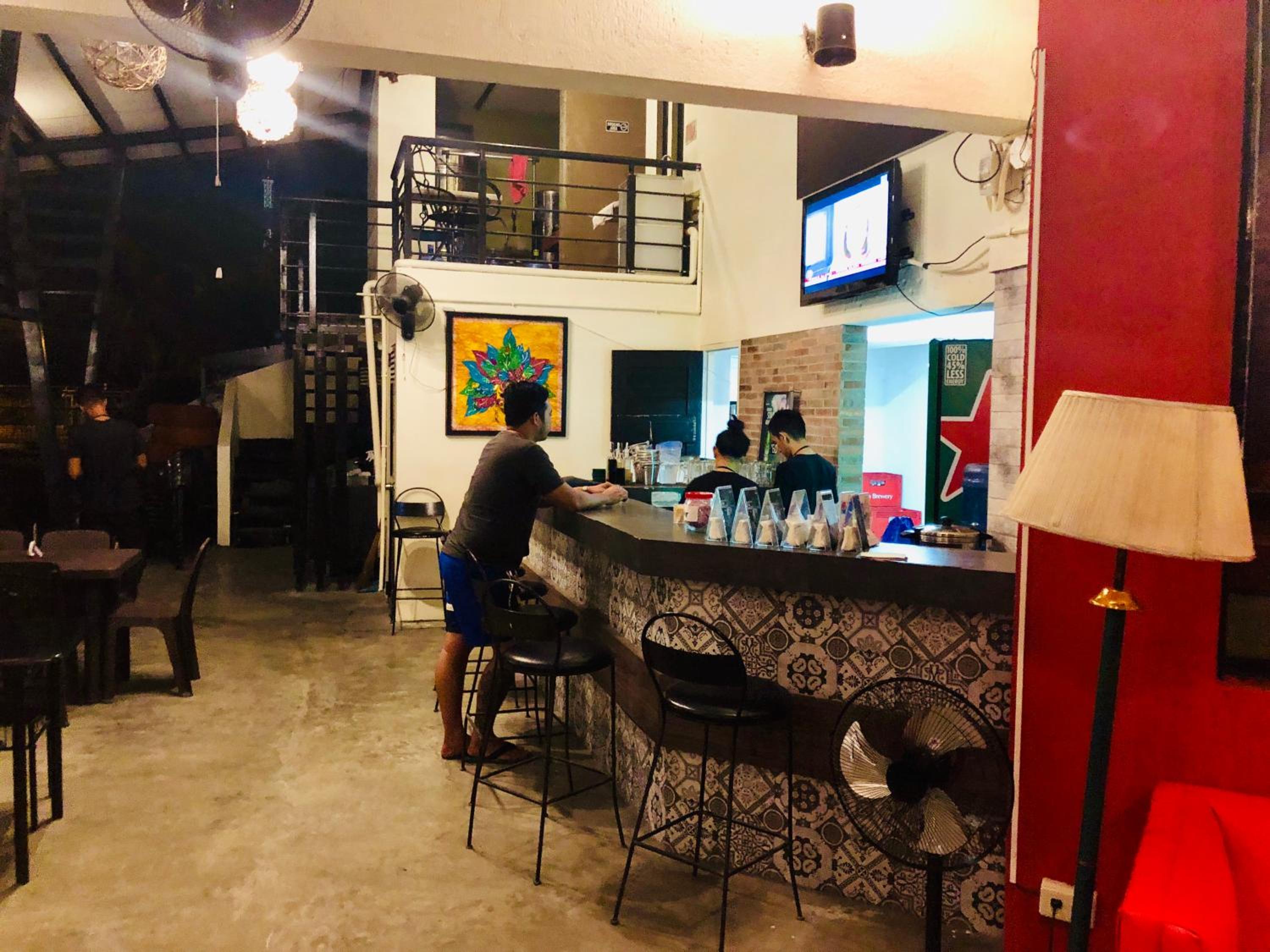 Hometown Hotel - Lacson Bacolod