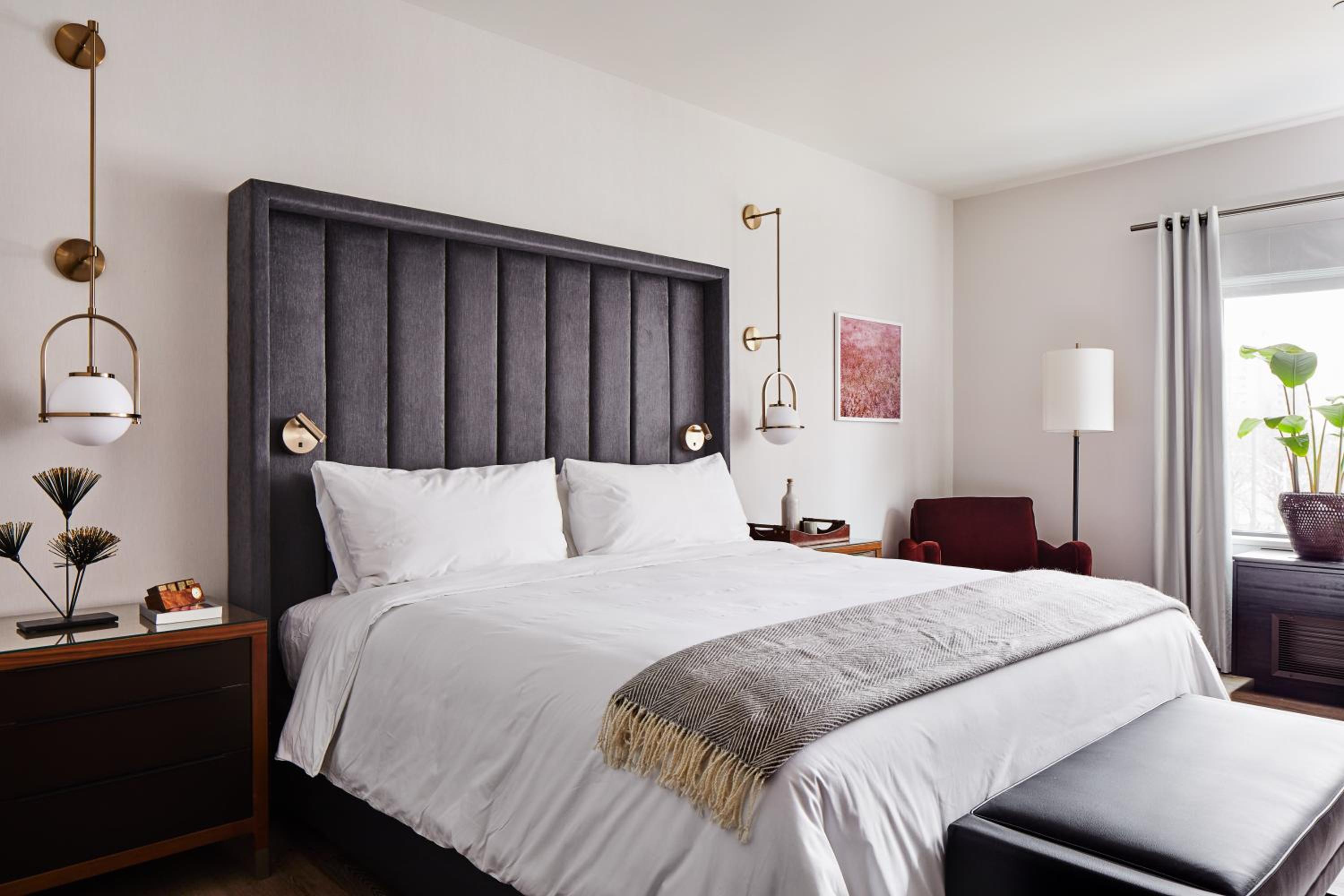 New Haven Vacations - The Blake Hotel - Property Image 18