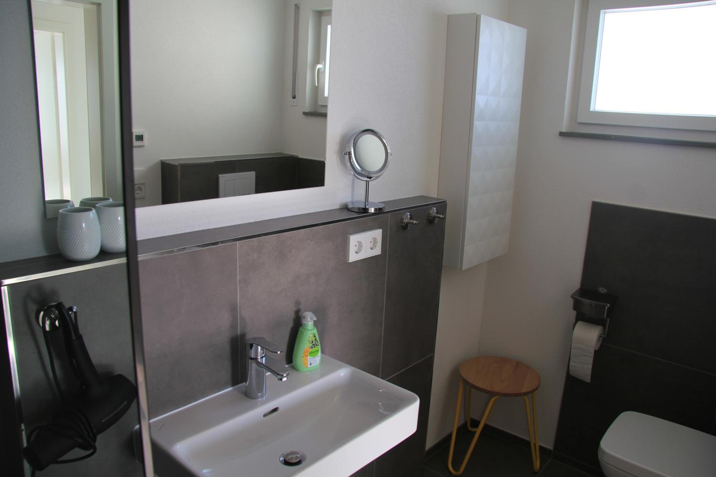 Ferienwohnung no.55 en Lörrach — bathroom
