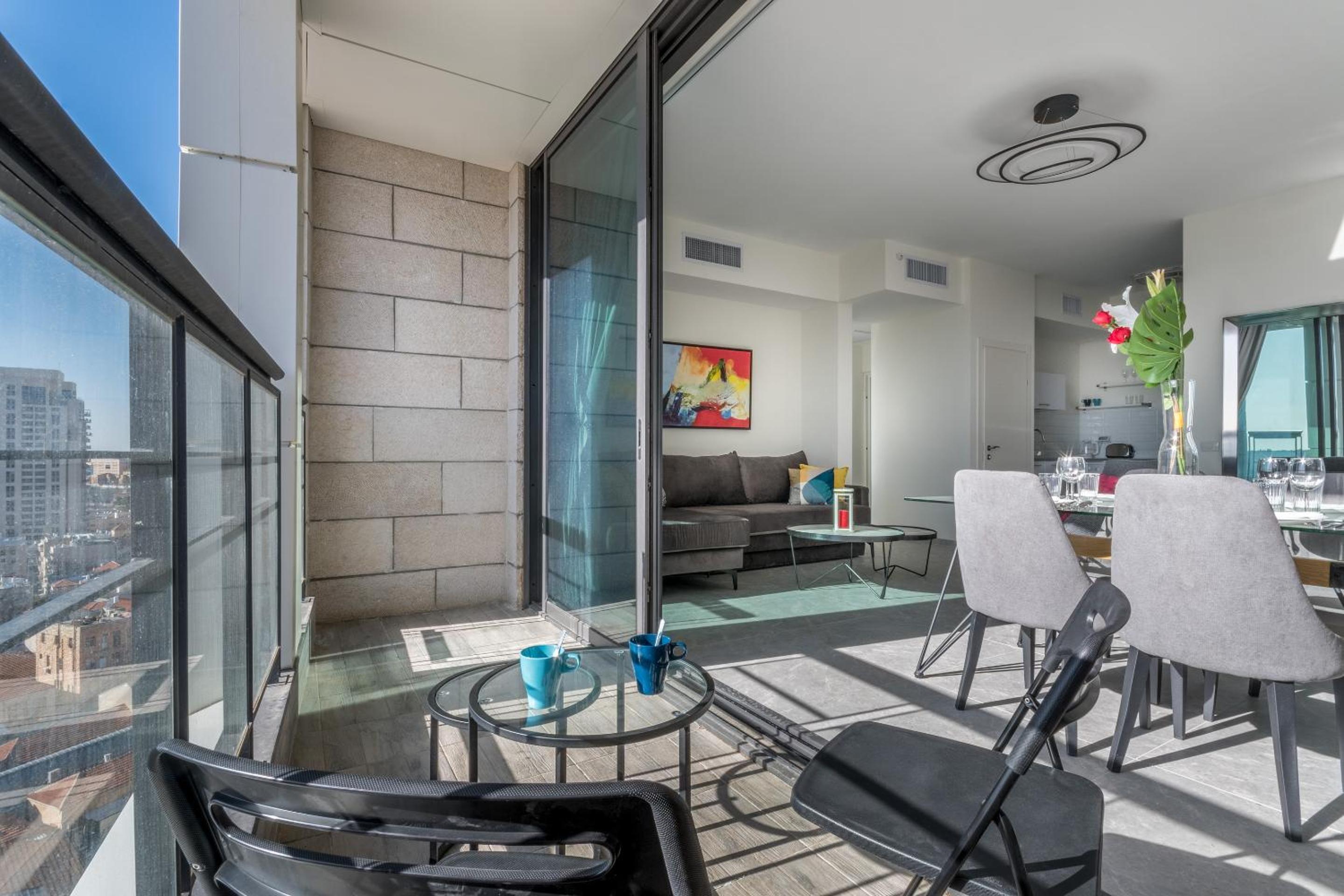 J Tower - Fantastic View - Top Location - Private parking view 2