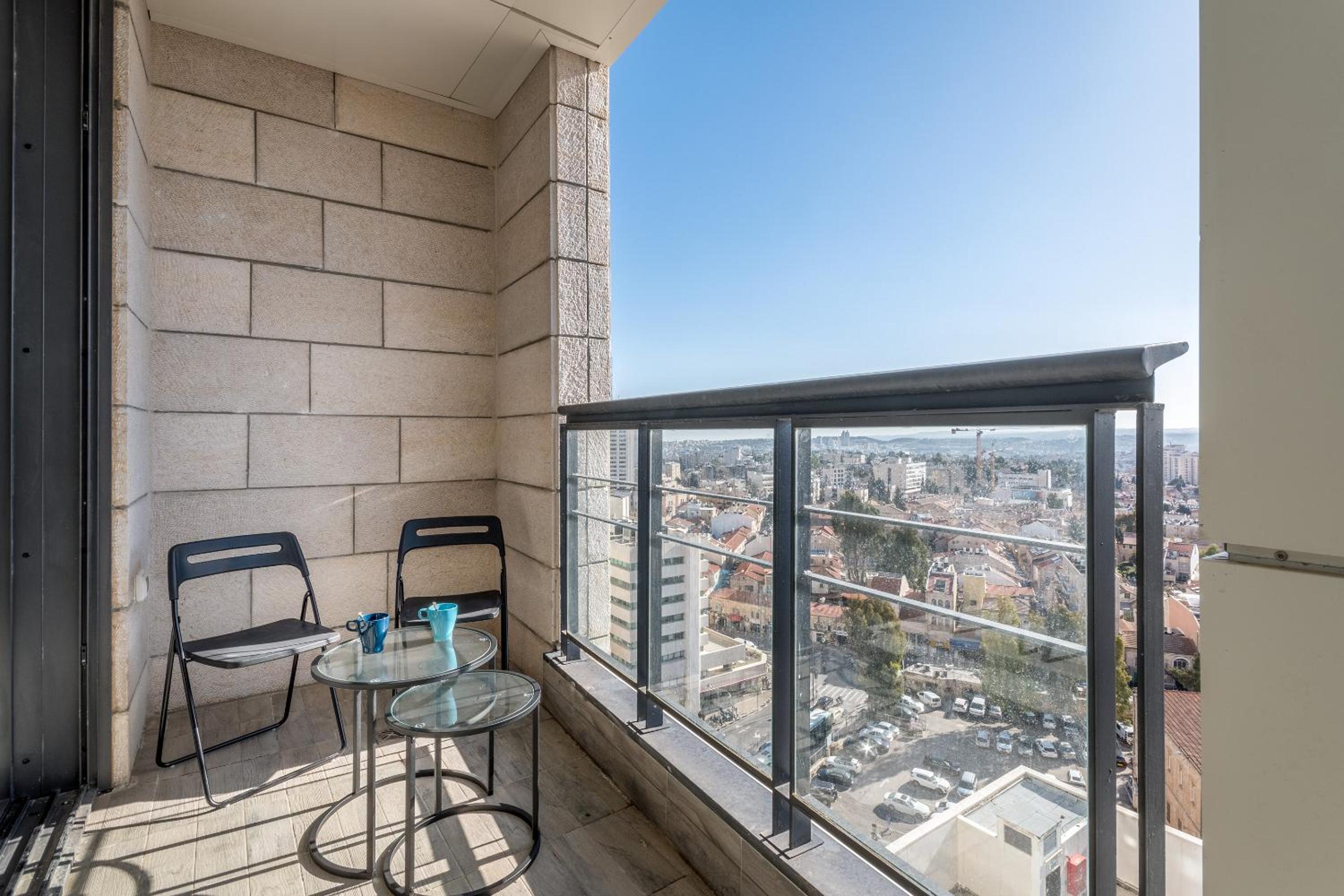 J Tower - Fantastic View - Top Location - Private parking view 3