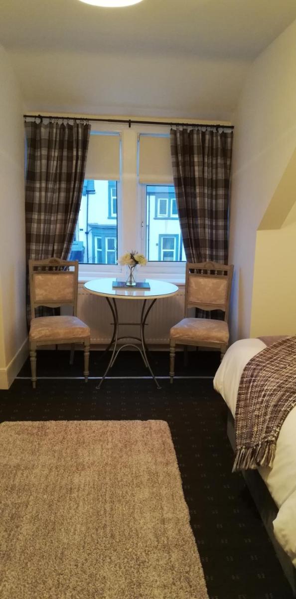 South Shields Vacations - Elmswood Guest House - Property Image 3