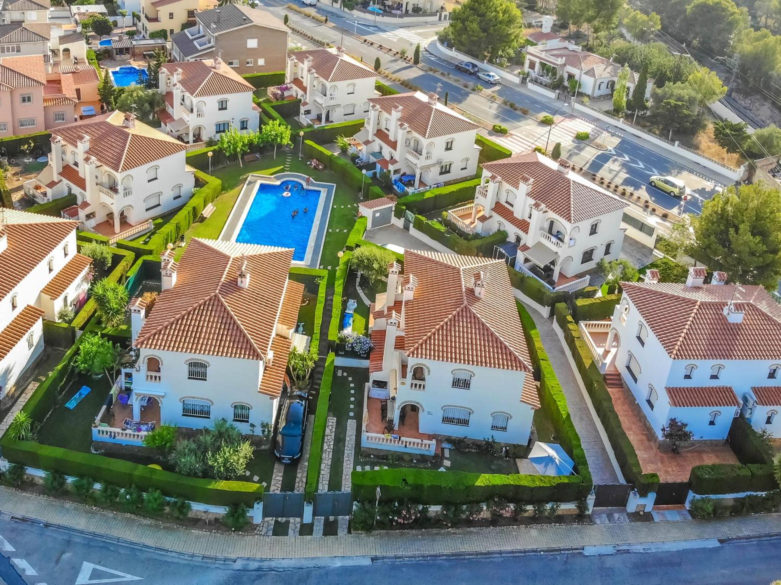 ARENDA Pino Alto Holiday Home Masia 1 view 2