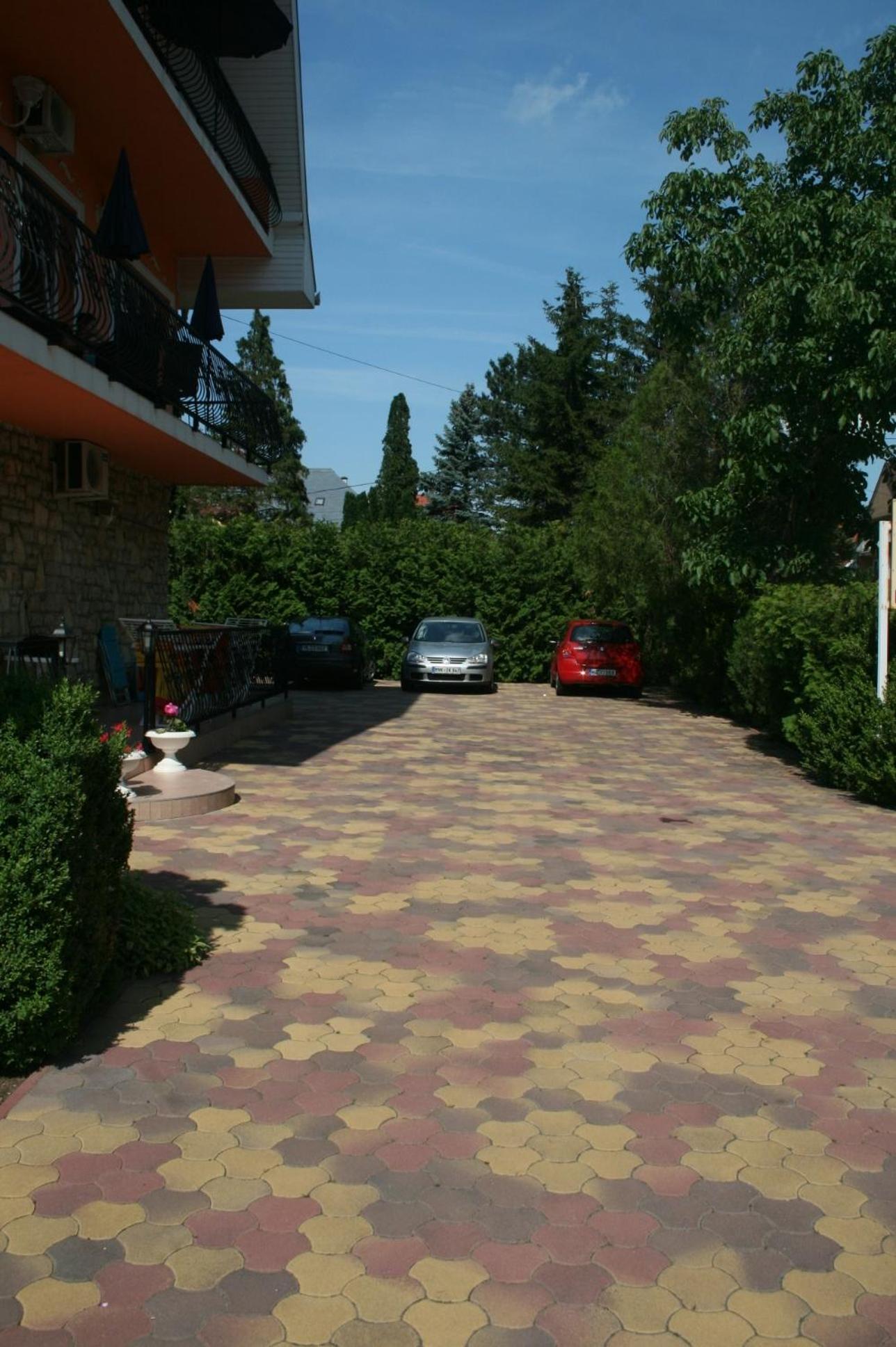 Photo 9