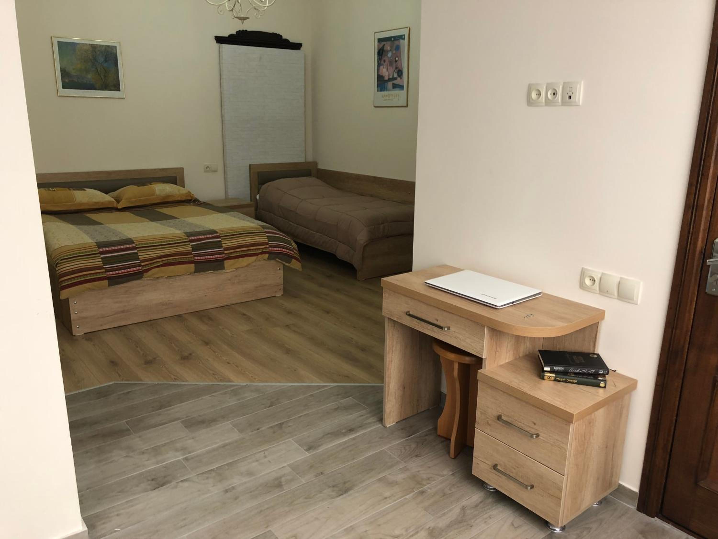 Photo 19