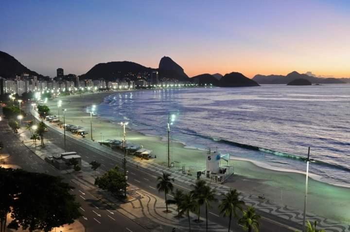 COPACABANA, MIRANTE DO AZUL MAR