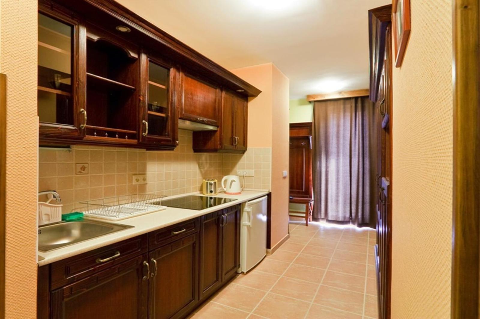 Tó apartmanházak