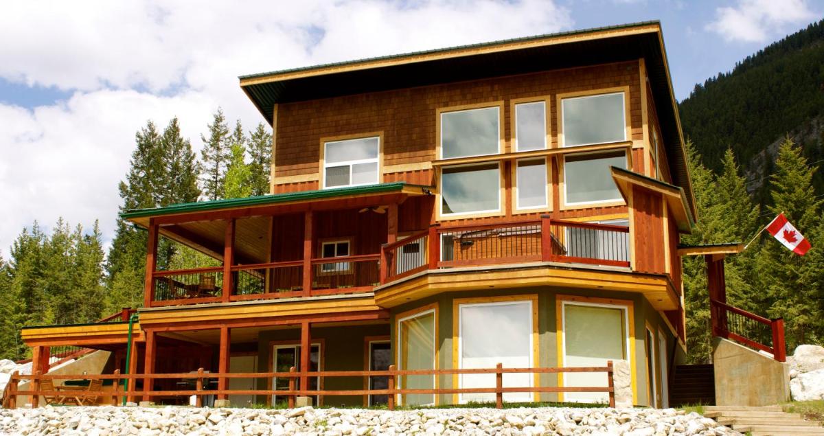 Golden Vacations - Cedar House Restaurant  Chalets - Property Image 87