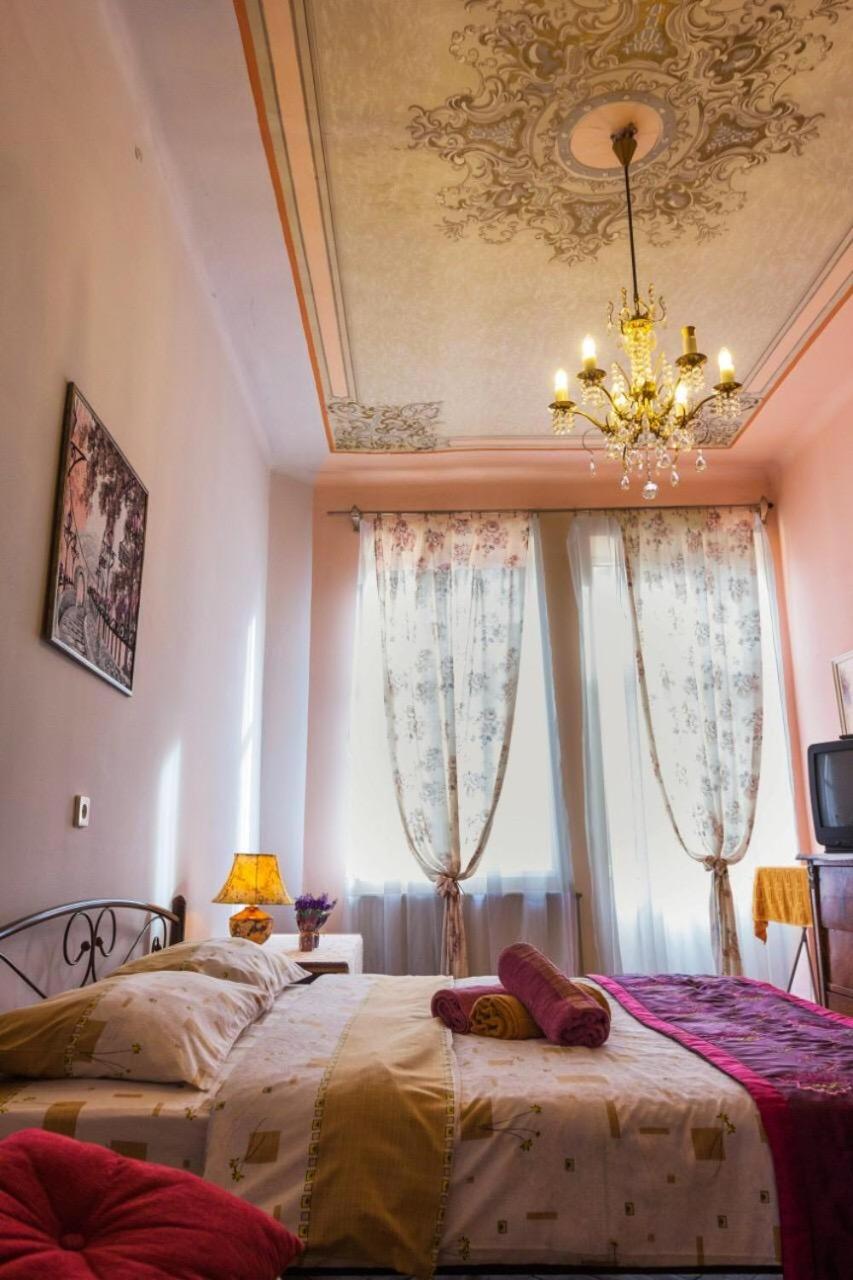 Vintage Apartment 2 rooms with Balcony view 3