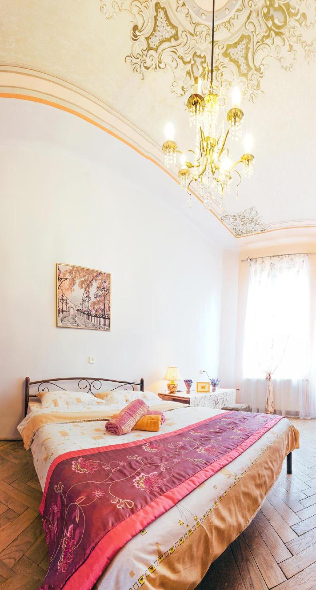 Vintage Apartment 2 rooms with Balcony view 4