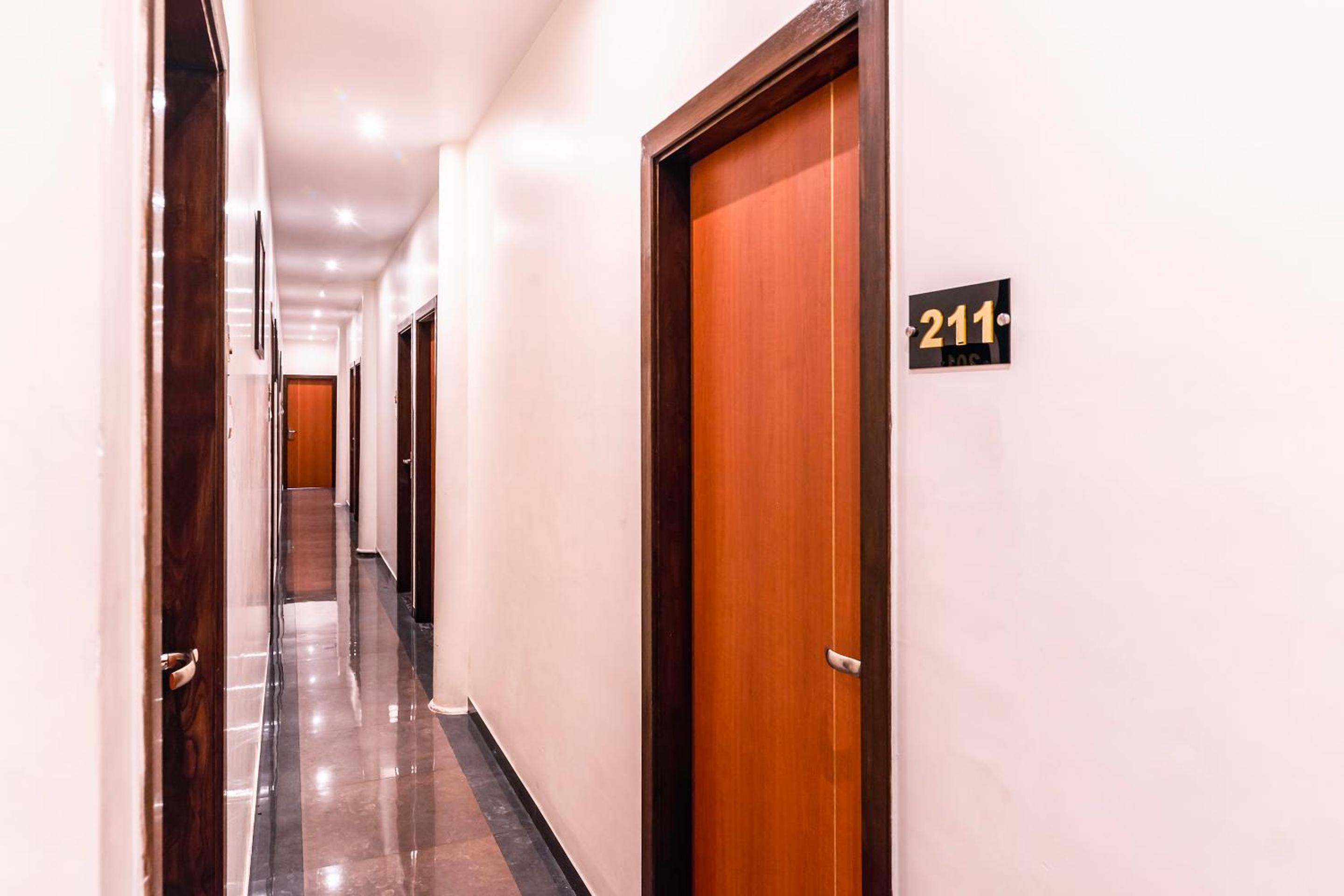 Mumbai Vacations - Hotel Sea Grand, Colaba - Property Image 3