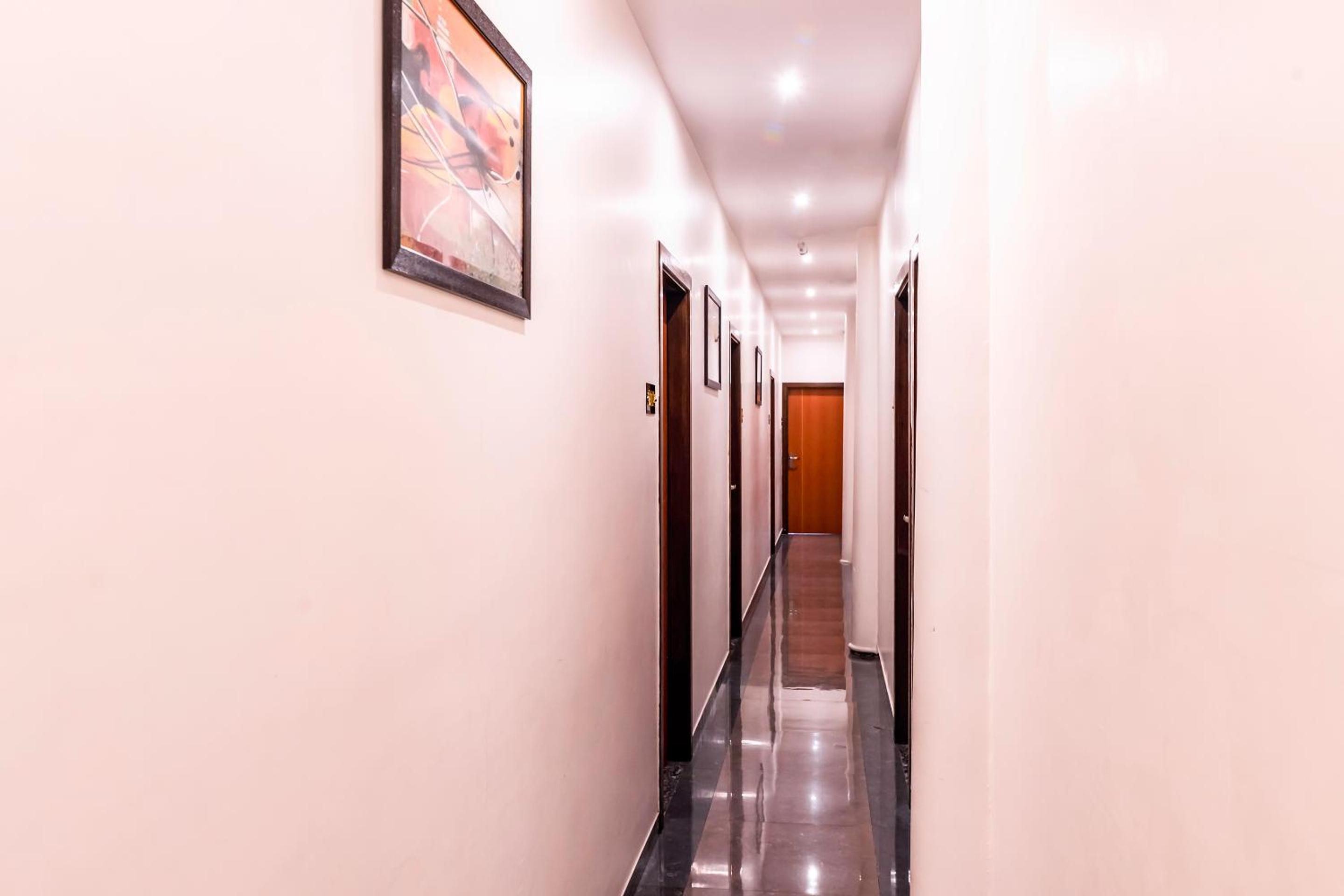 Mumbai Vacations - Hotel Sea Grand, Colaba - Property Image 22