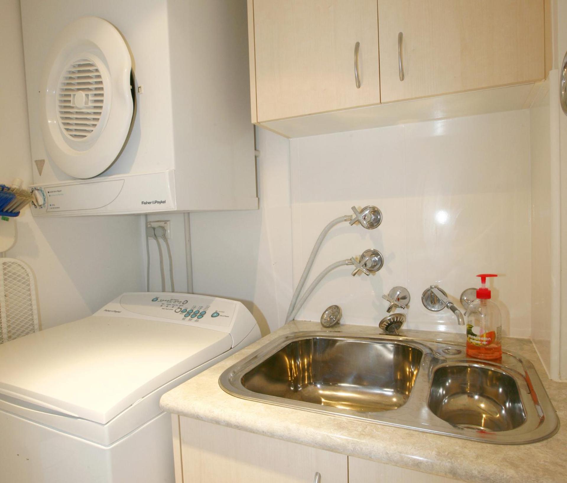 Caloundra Vacations - Allamanda U2 Awesome Location - Property Image 8