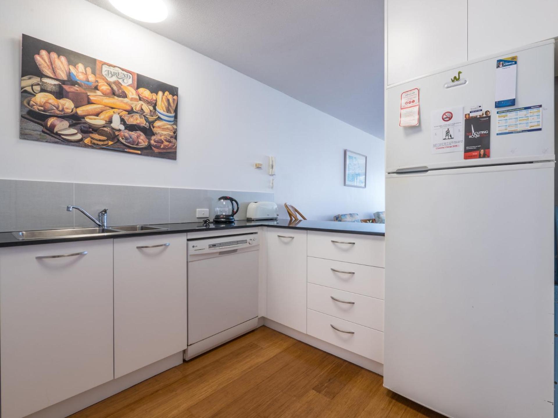 Caloundra Vacations - Seaspray U4 21 Warne Tce - Property Image 4