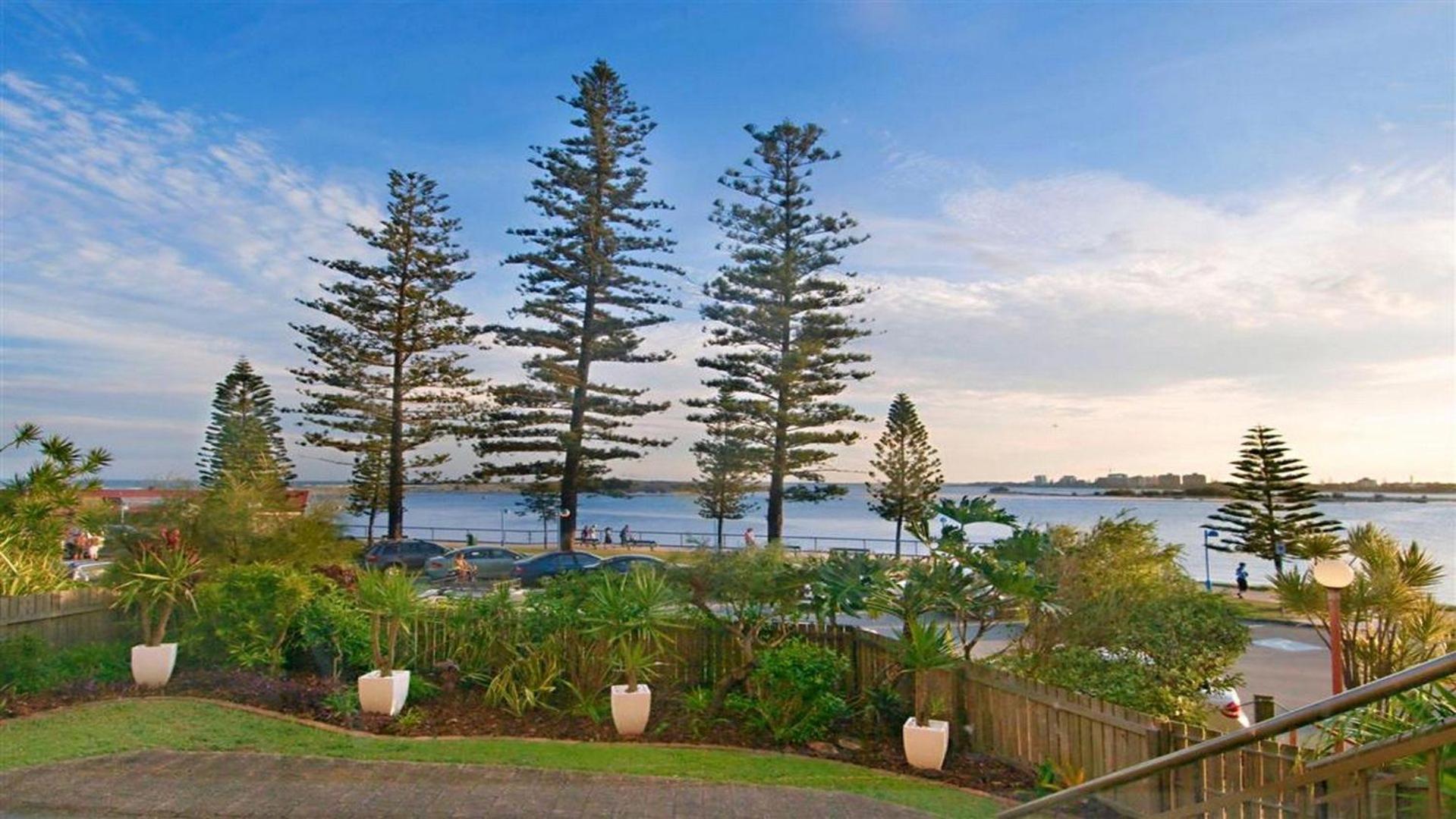 Caloundra Vacations - Allamanda U2 Awesome Location - Property Image 14