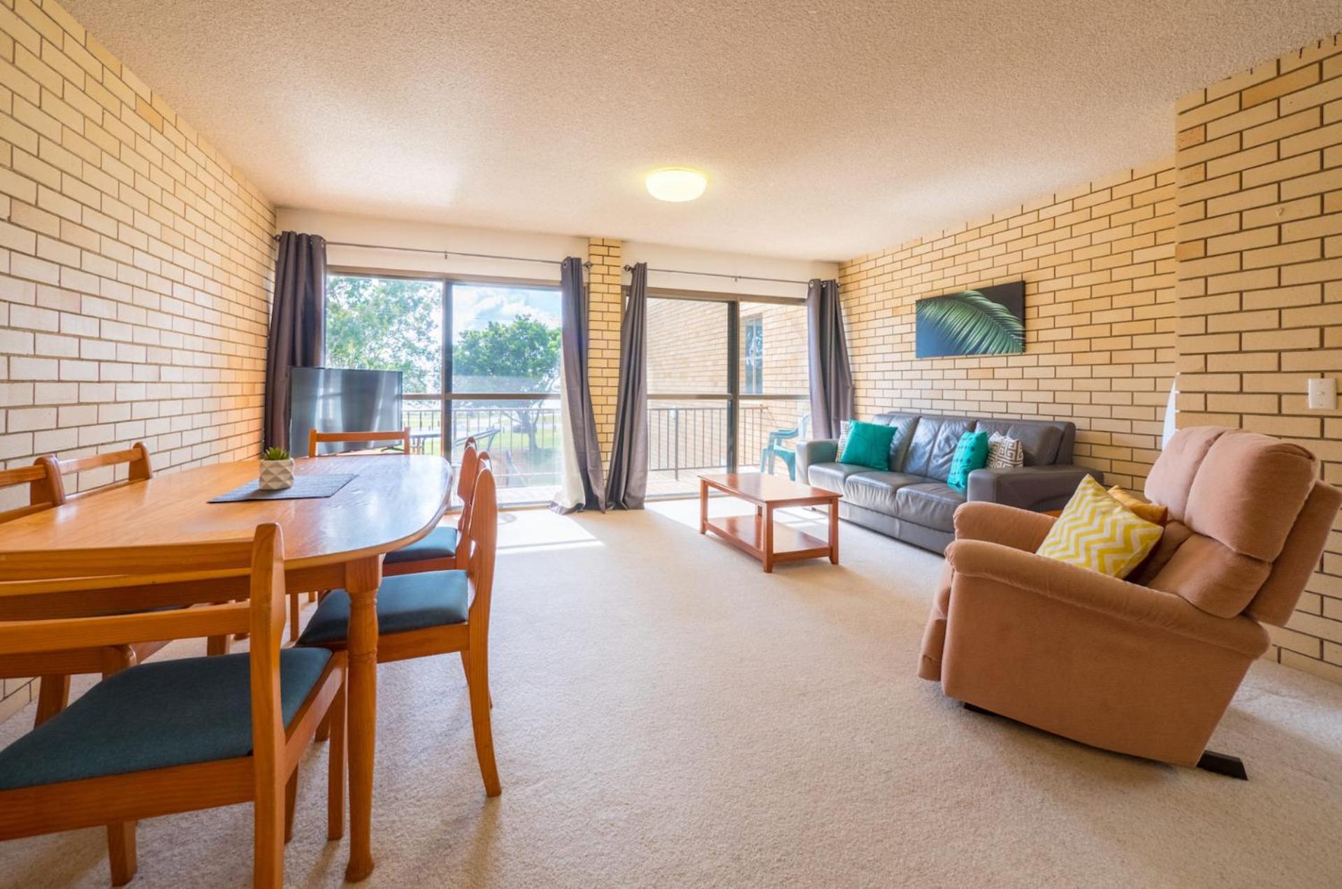 Caloundra Vacations - Golden Shores Unit 3 21 Landsborough Parade - Property Image 5