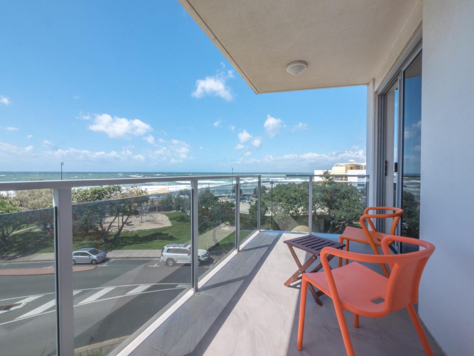 Pacific Towers Unit 4 19 Ormonde Tce Kings Beach view 2
