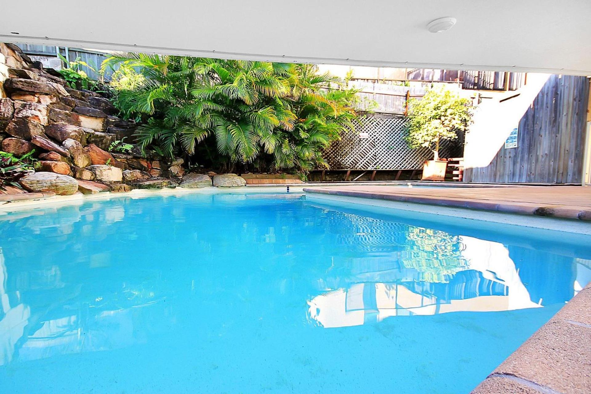 Monterey Lodge Unit 10 27 Warne Terrace Kings Beach view 2