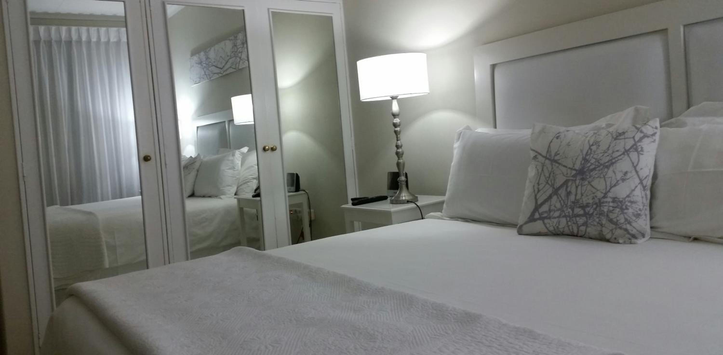 Rosebank Lodge Guesthouse by Claires