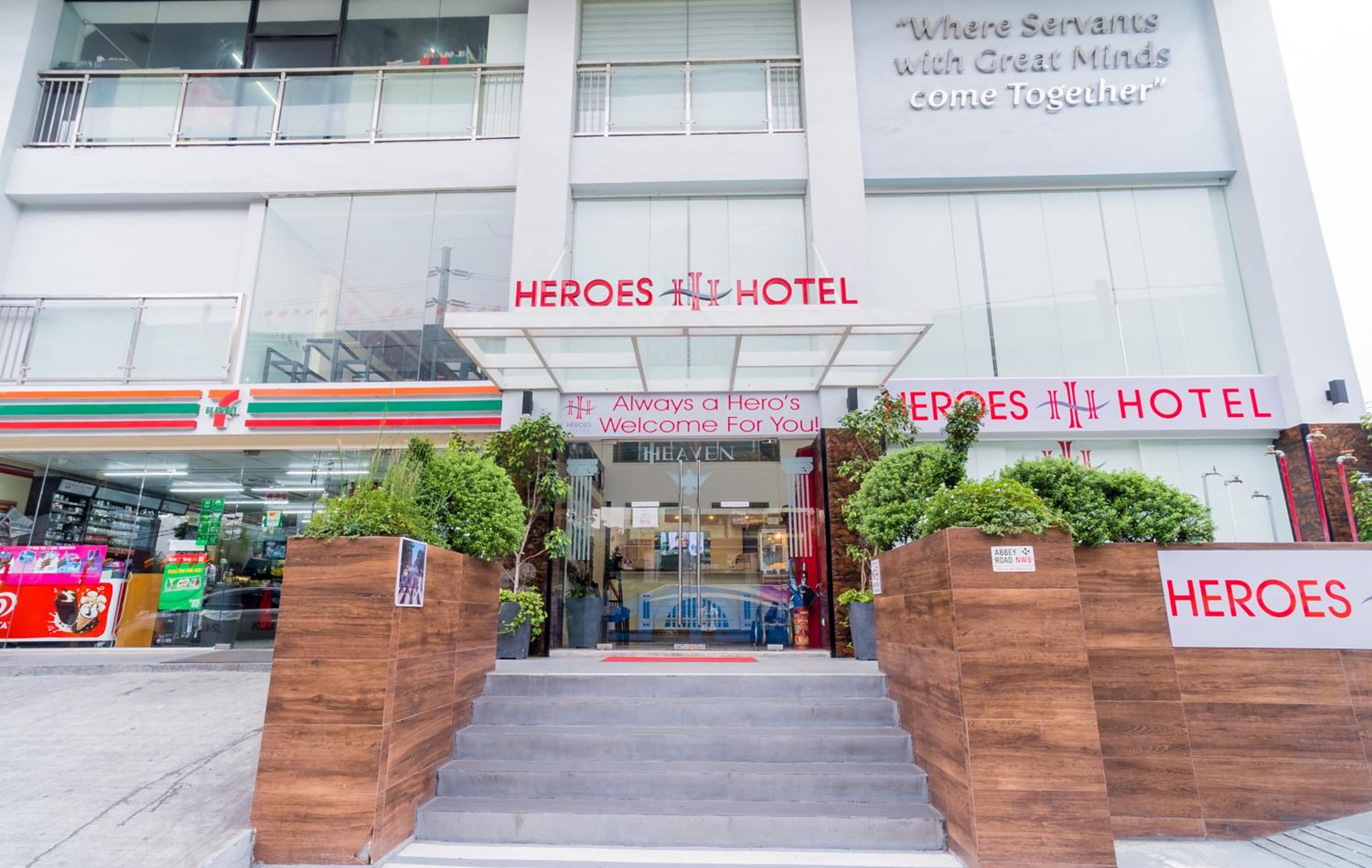 Heroes Hotel — Manila