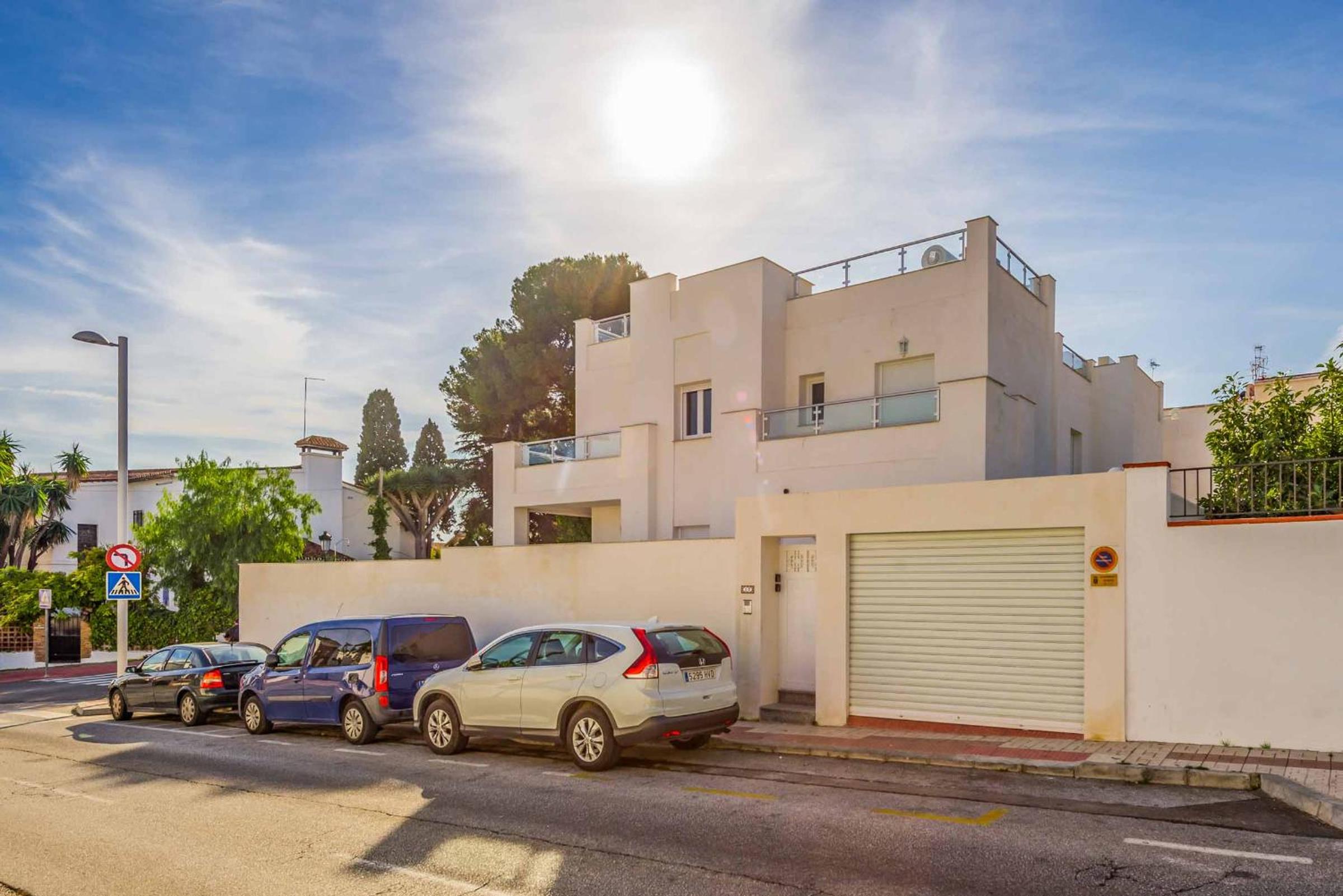 Villa Suero en Nerja — building