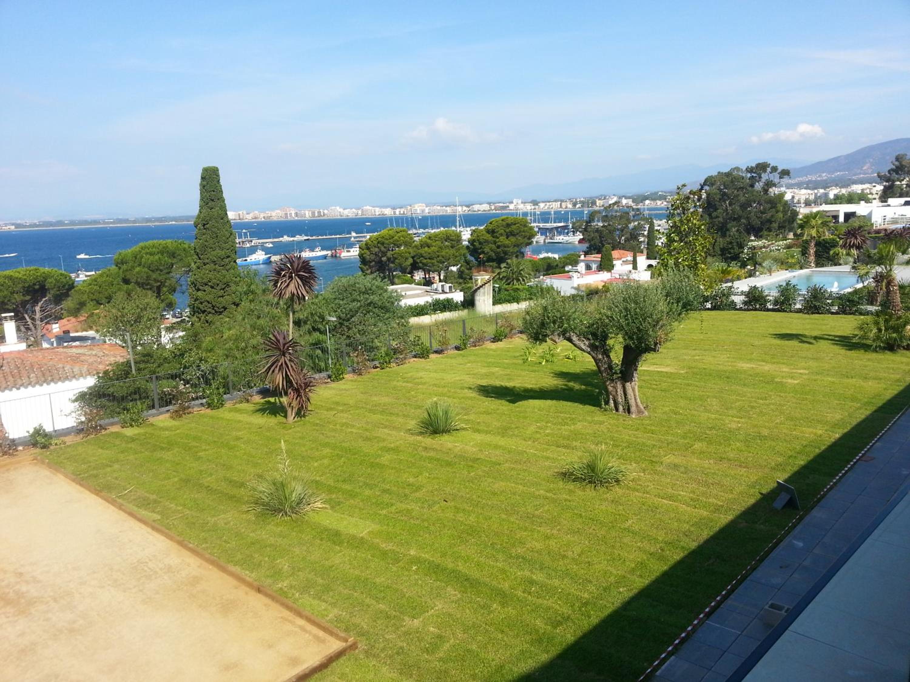 Casa Llosa view 4