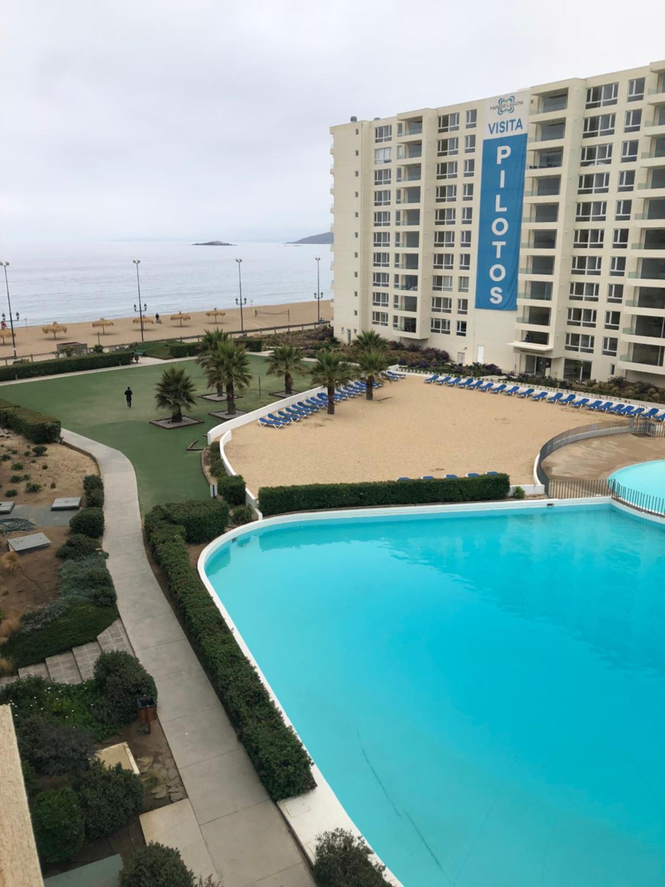 Departamento Crystal Lagoons view 2