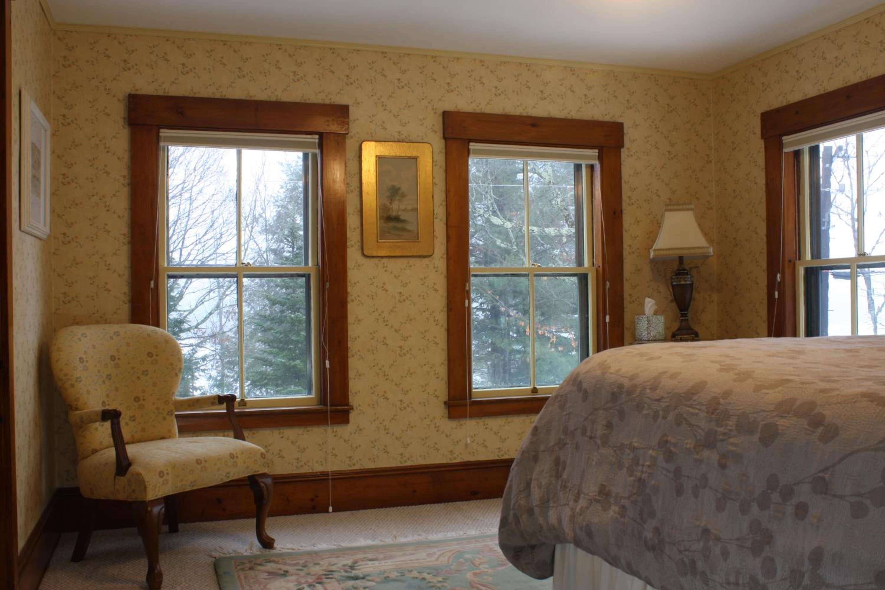 Follansbee Inn