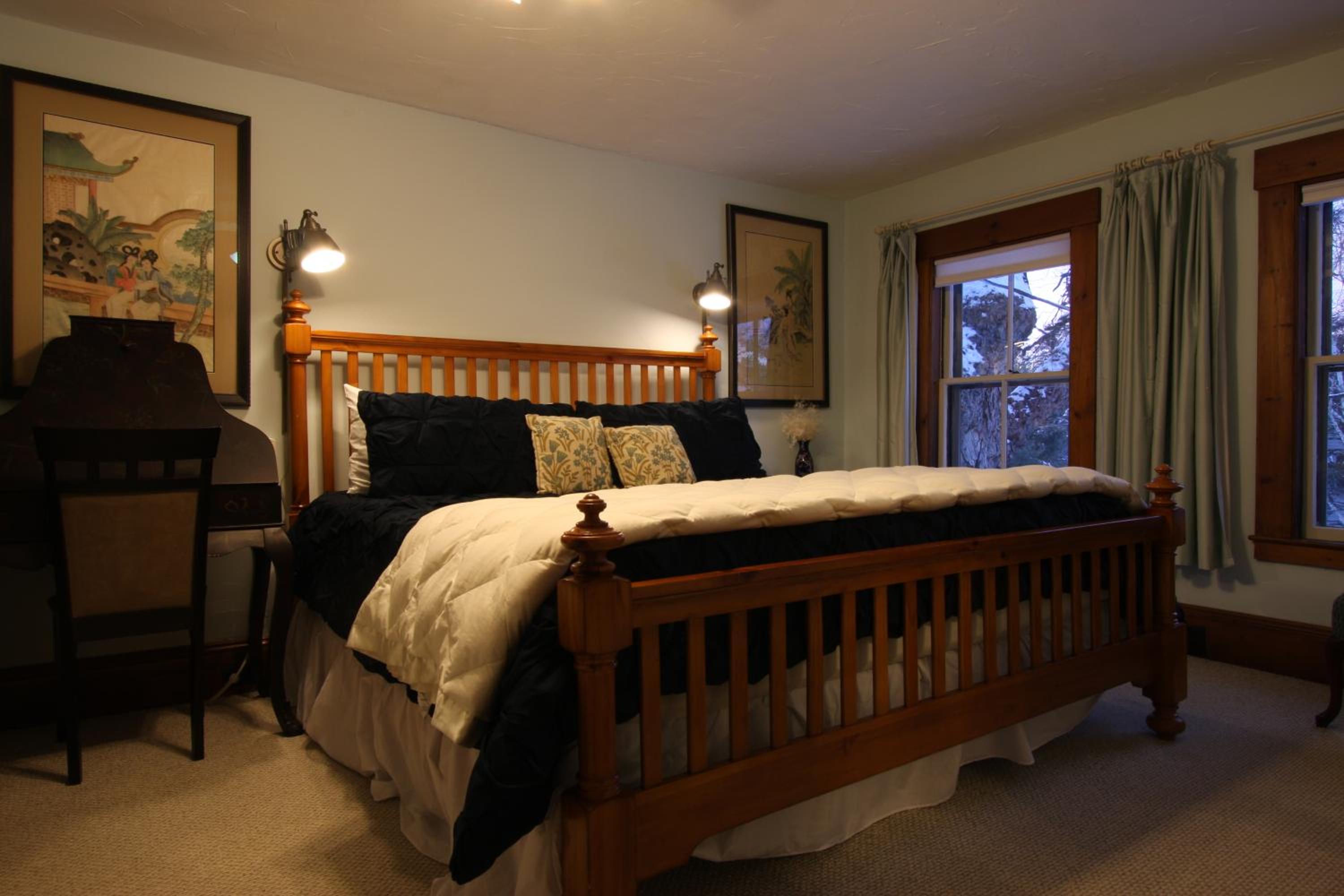 Follansbee Inn