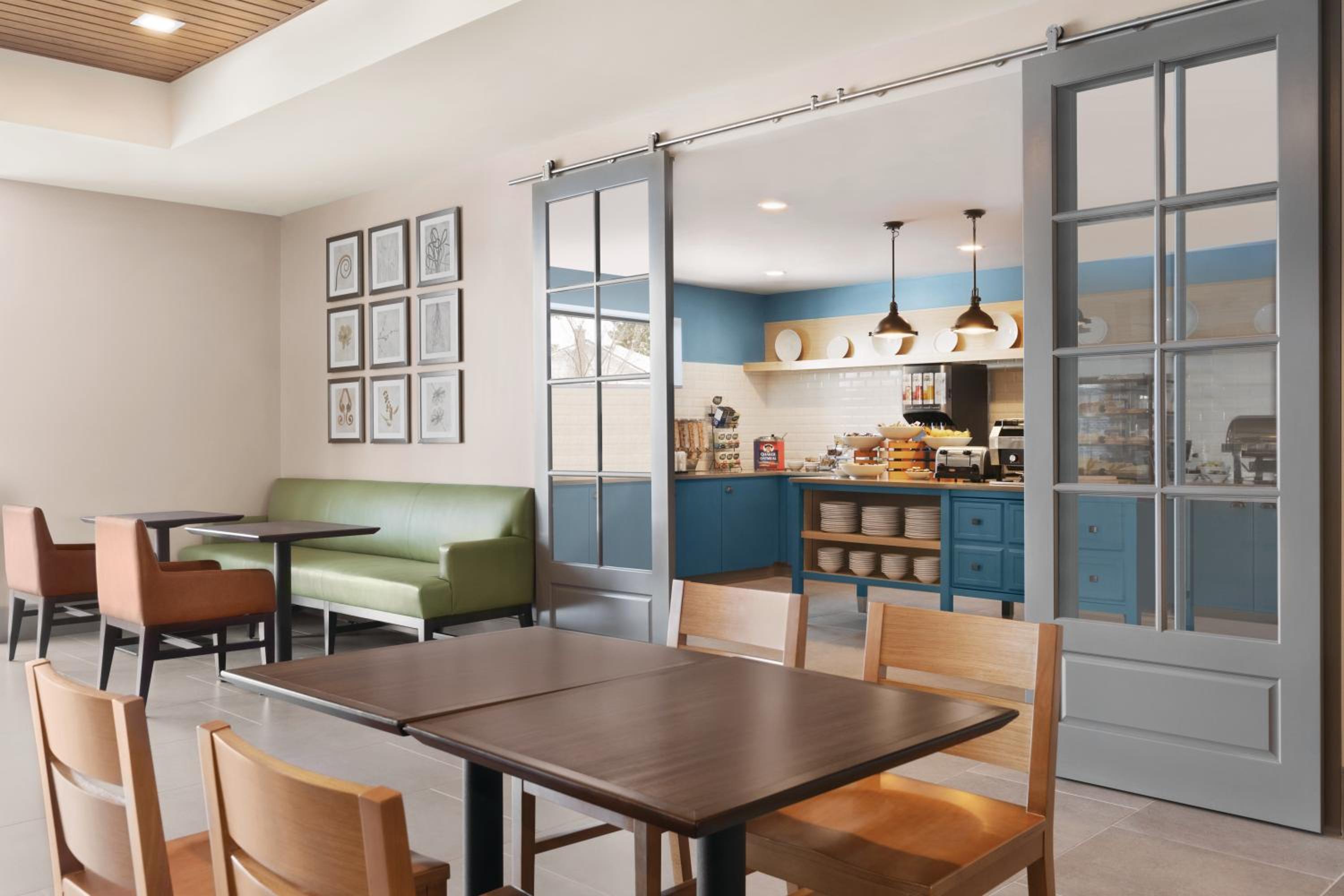 Belleville Vacations - Country Inn  Suites by Radisson, Belleville, ON - Property Image 37