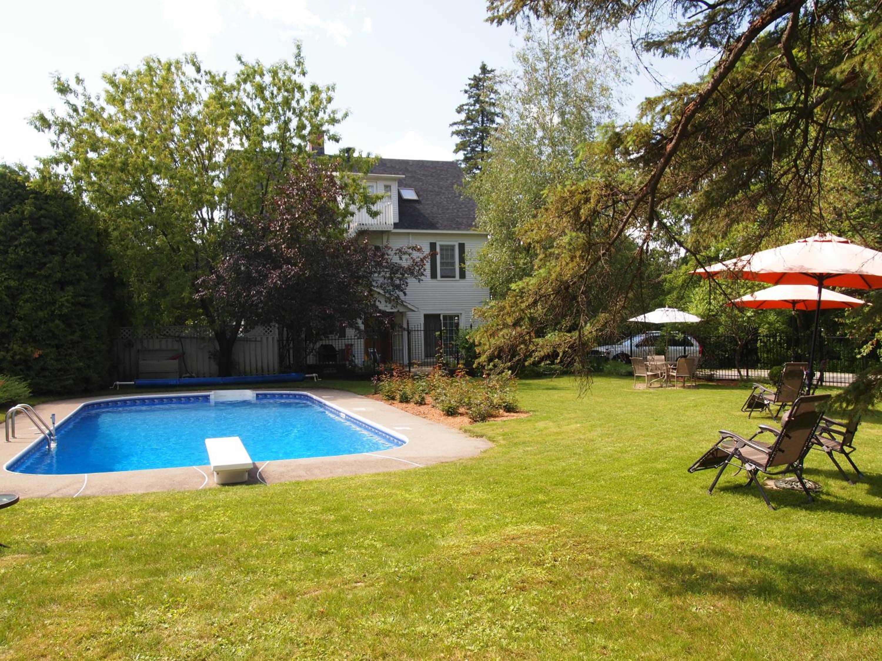 Au Manoir de la rue Merry