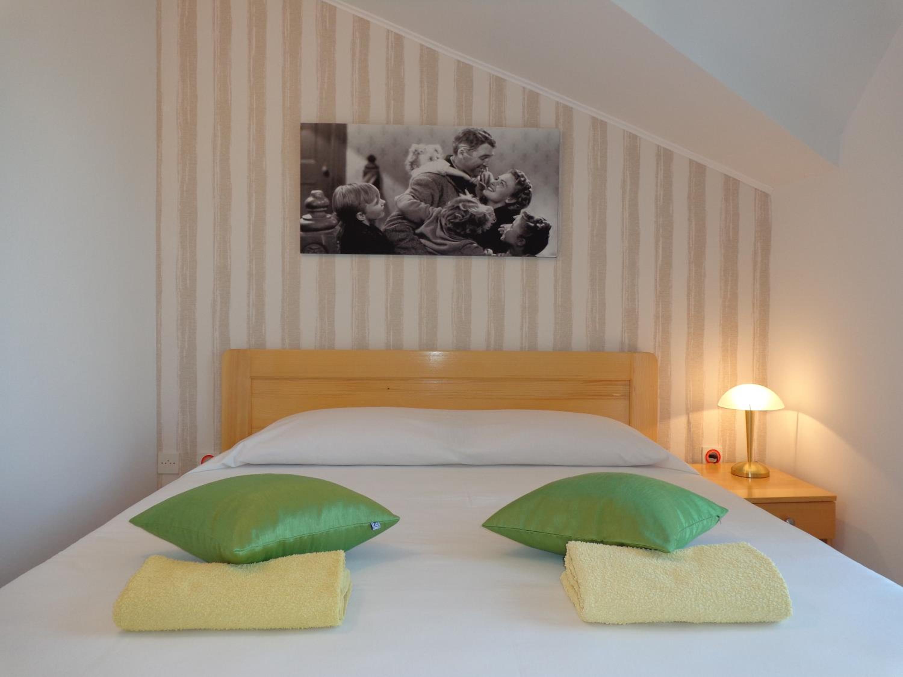 Hollywood rooms