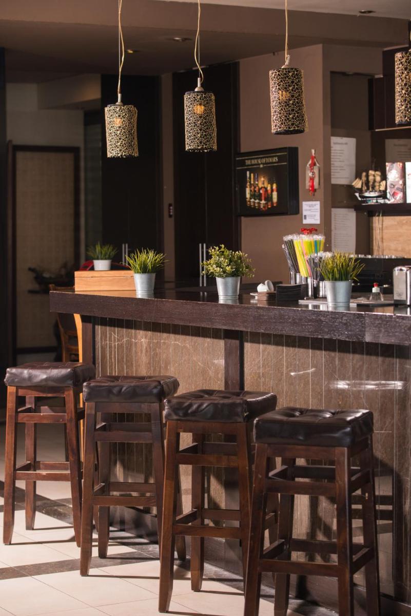 bar