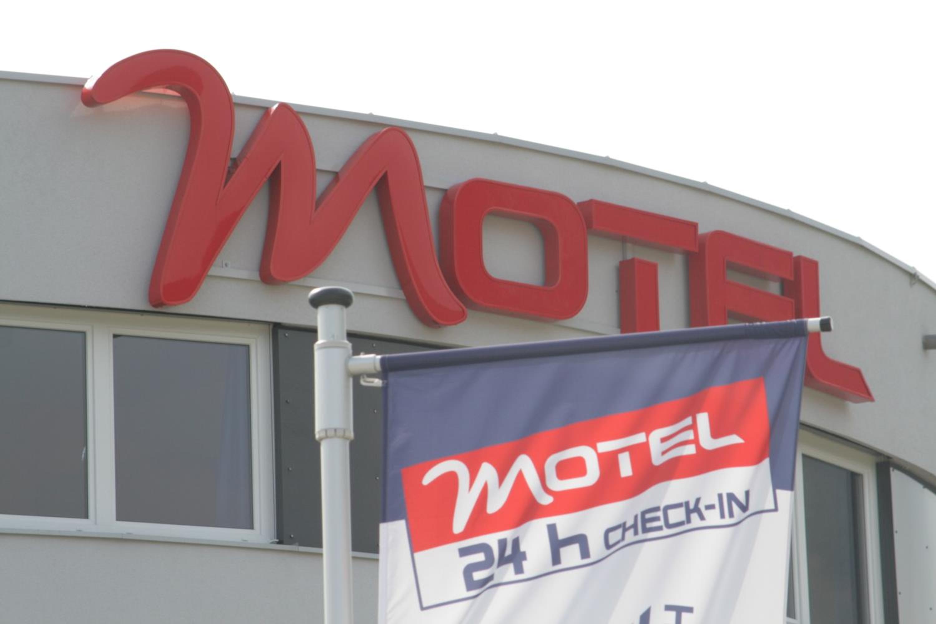 MOTEL ARBOTEL 24h self check-in