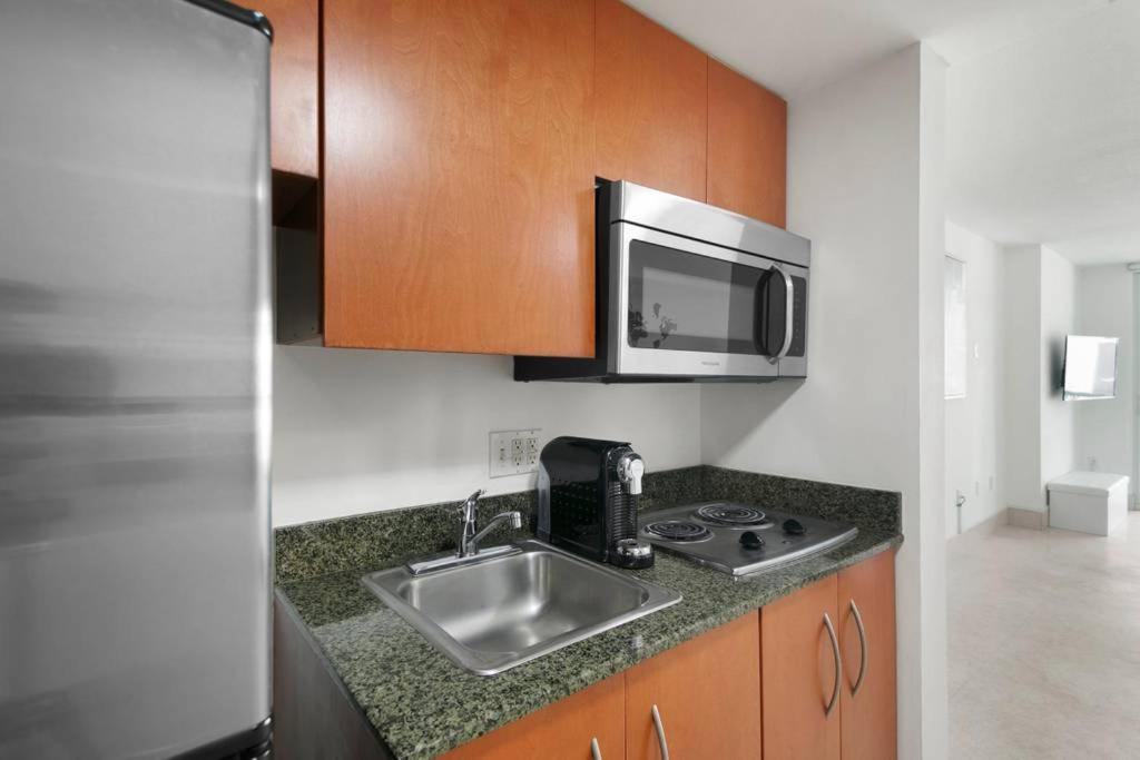 Centric Modern, Stylish Brickell / Miami + FREE Parking photo 2
