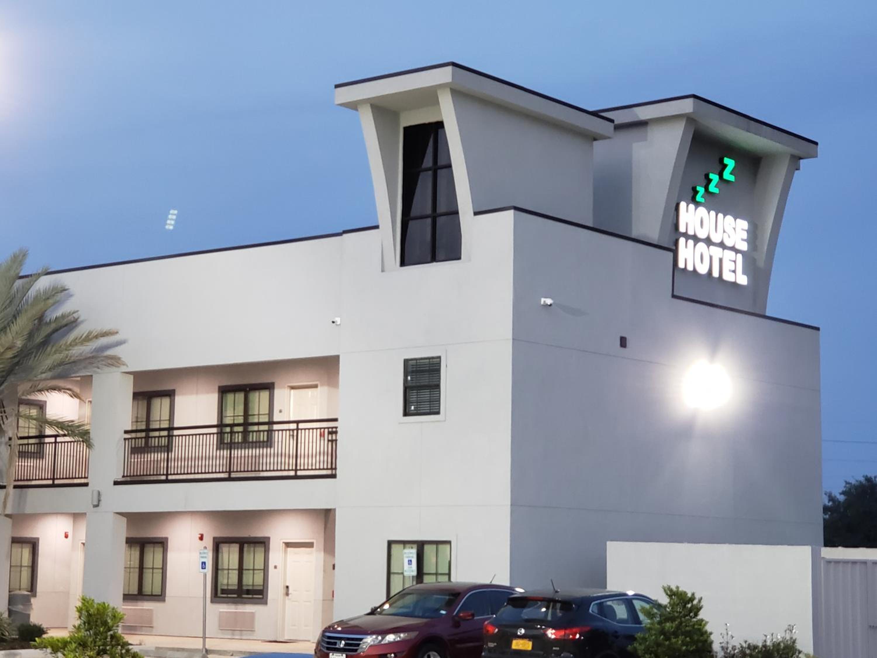 House Hotel