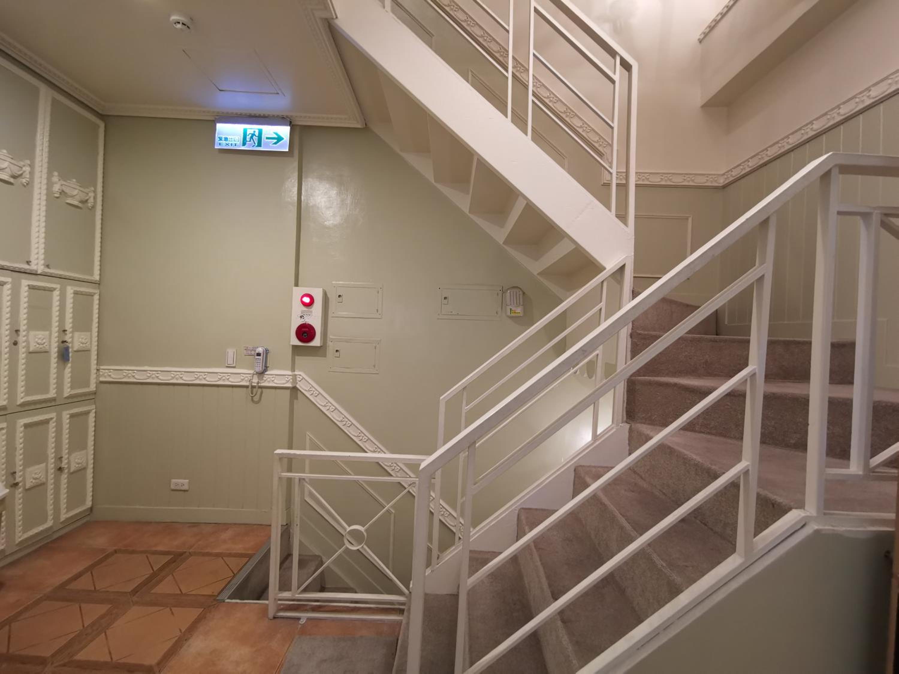 橙舍一館 TW Hostel I