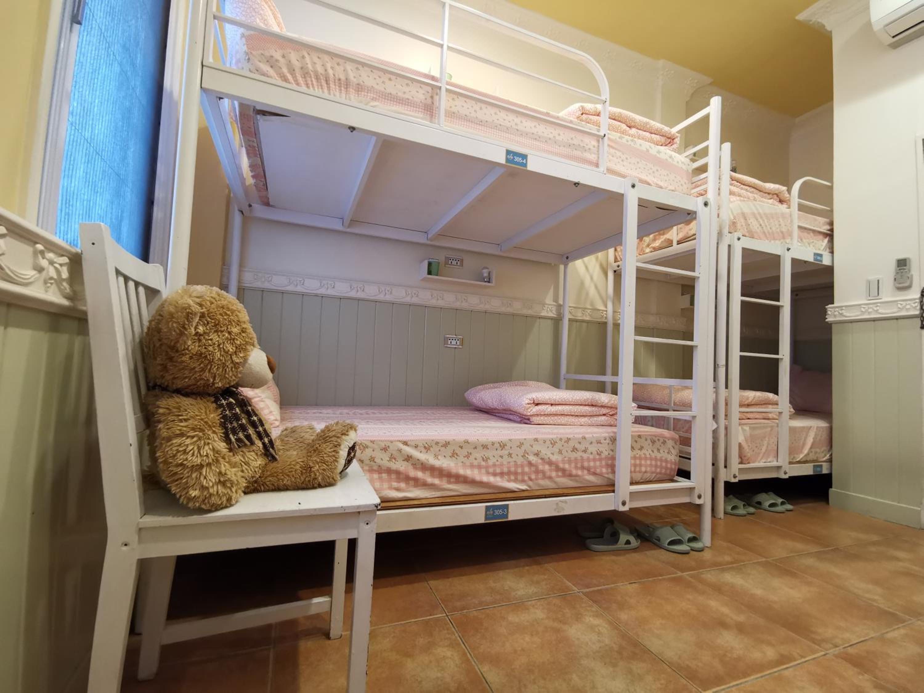 橙舍一館 TW Hostel I