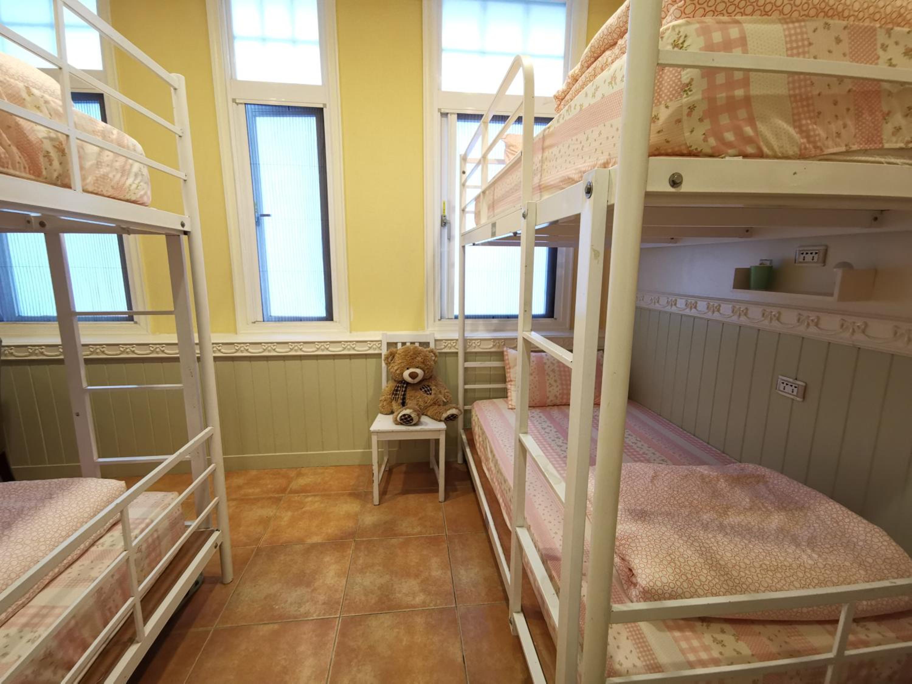 橙舍一館 TW Hostel I