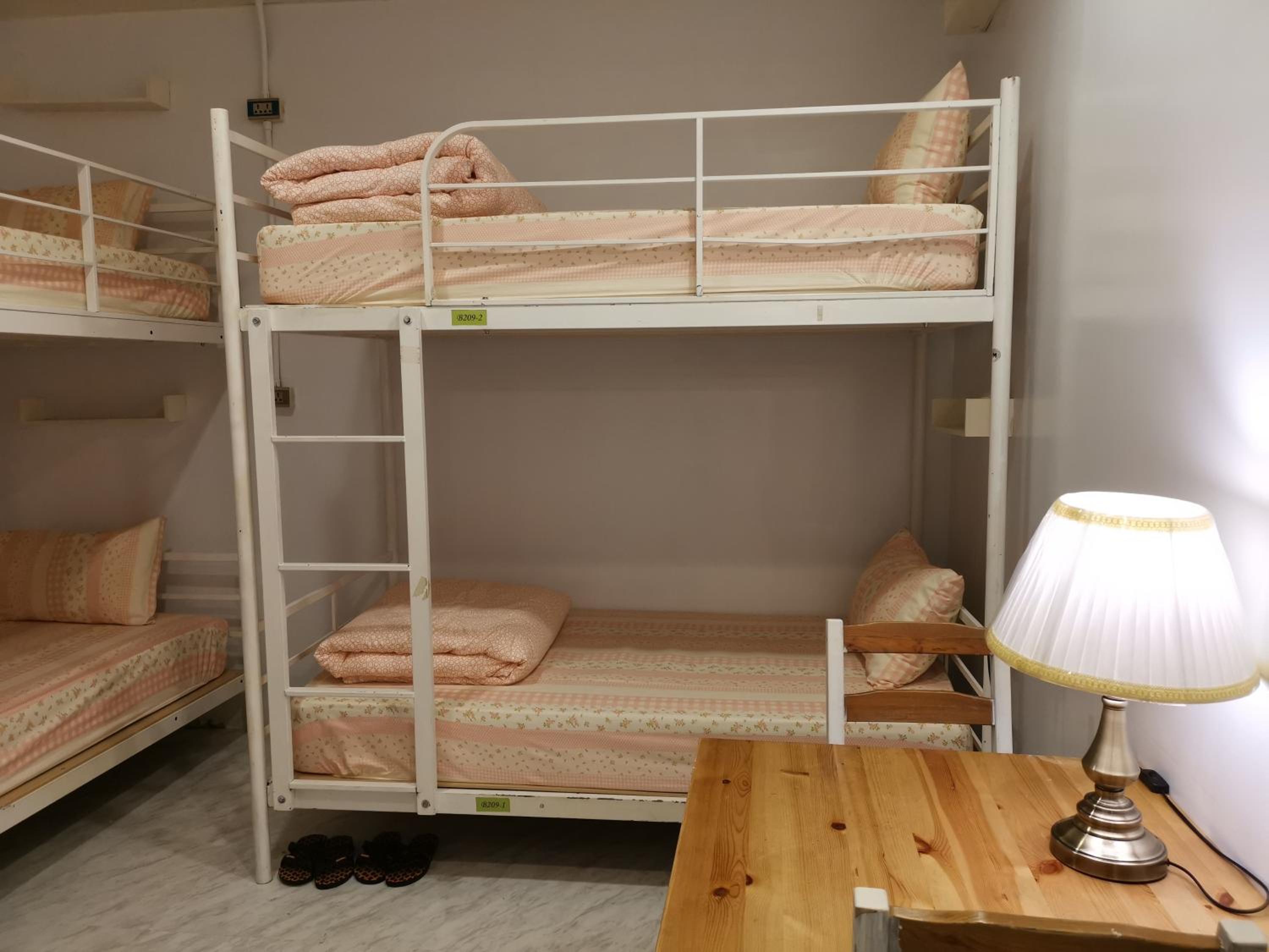 橙舍一館 TW Hostel I