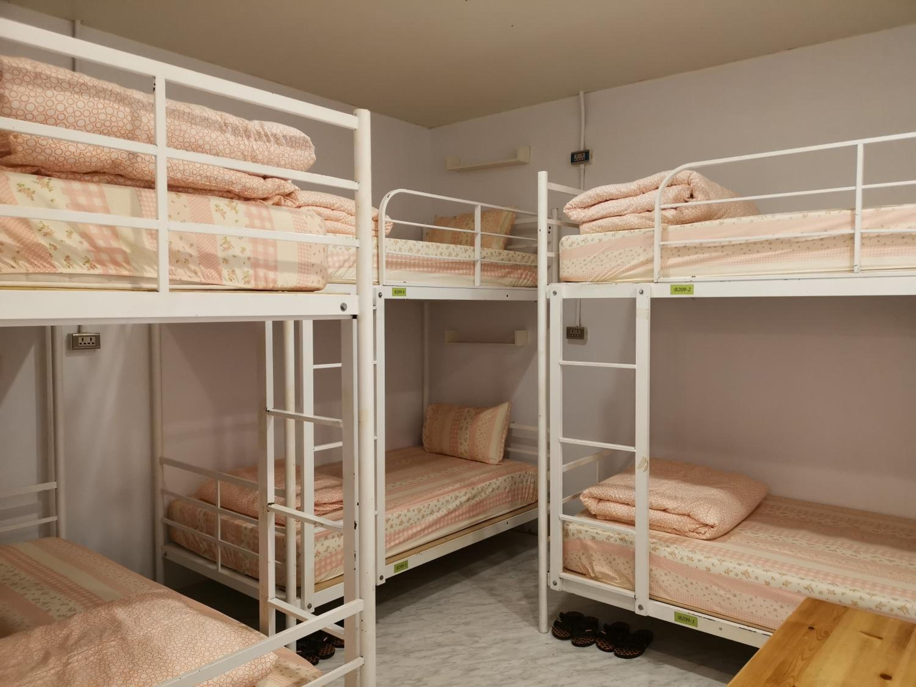 橙舍一館 TW Hostel I