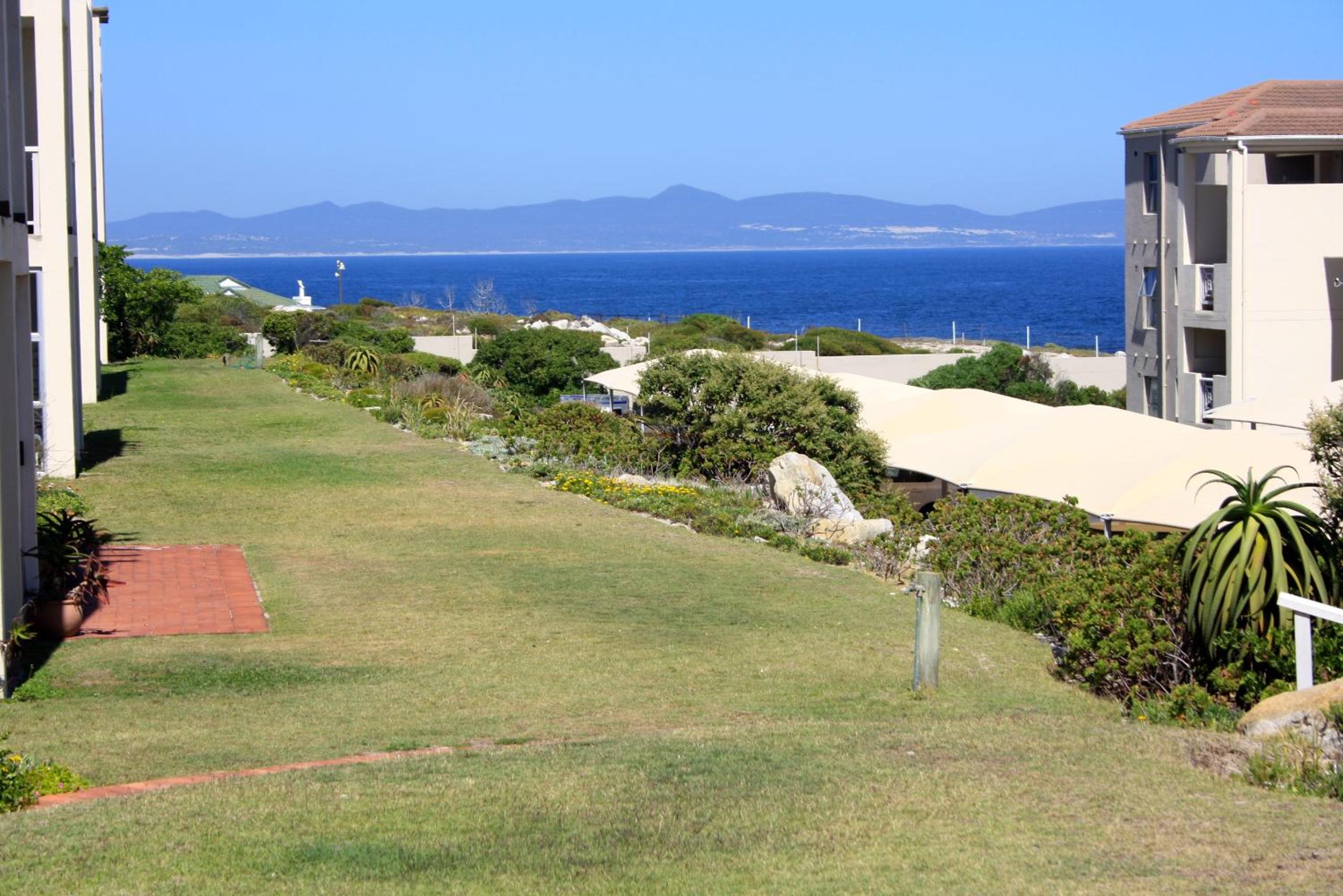 142 hermanus beach club view 2