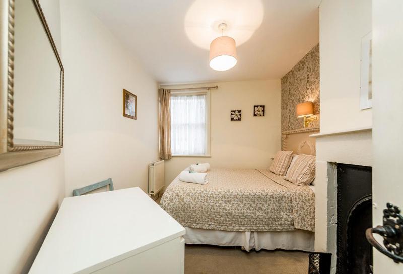 Old Kipper Cottage view 5