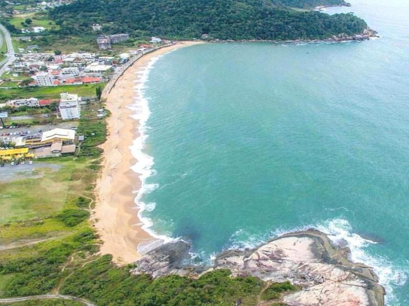 Praia da Ilhota, lado de Baneário Camboriú view 2