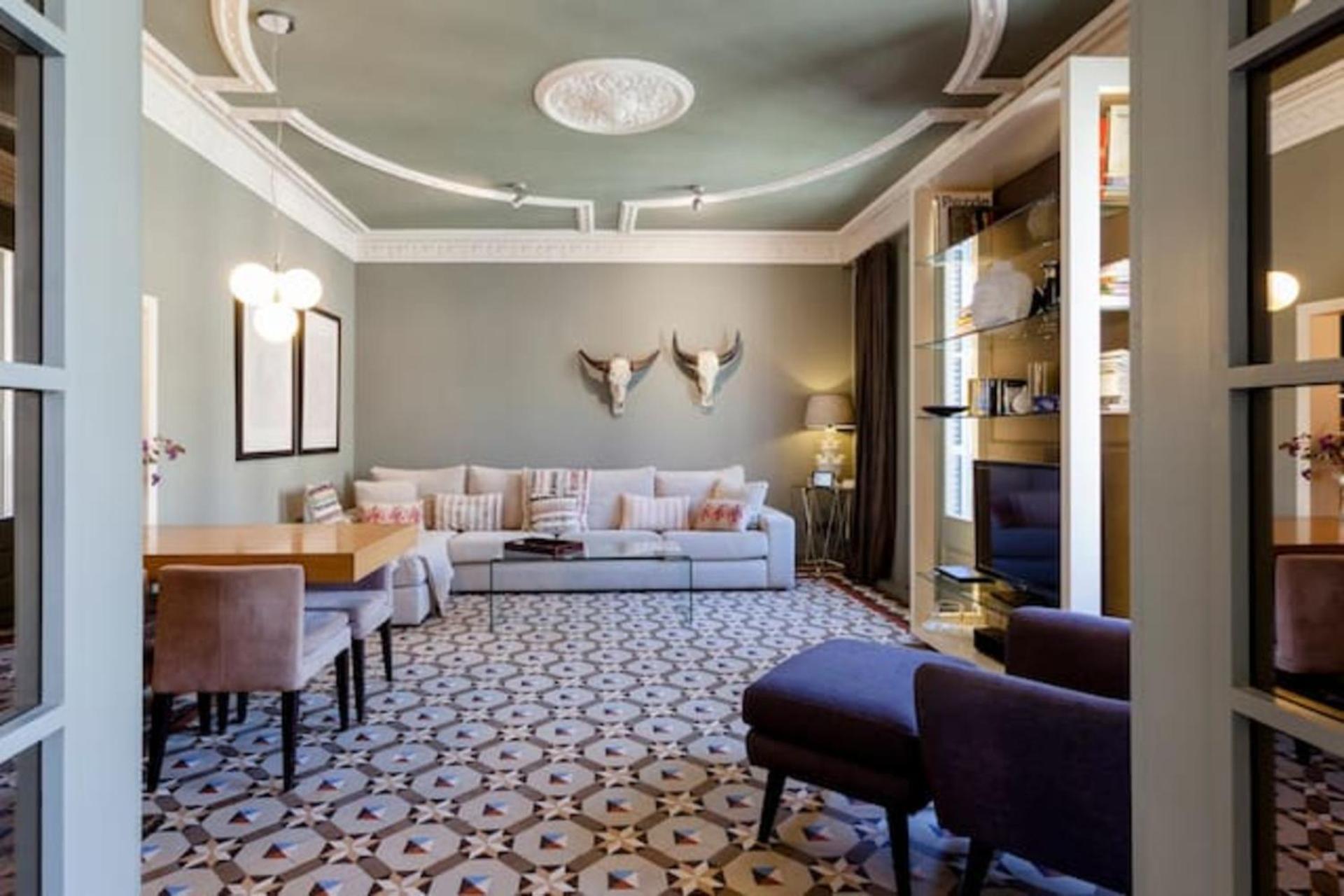 Unique Rentals - Luxurious Oasis