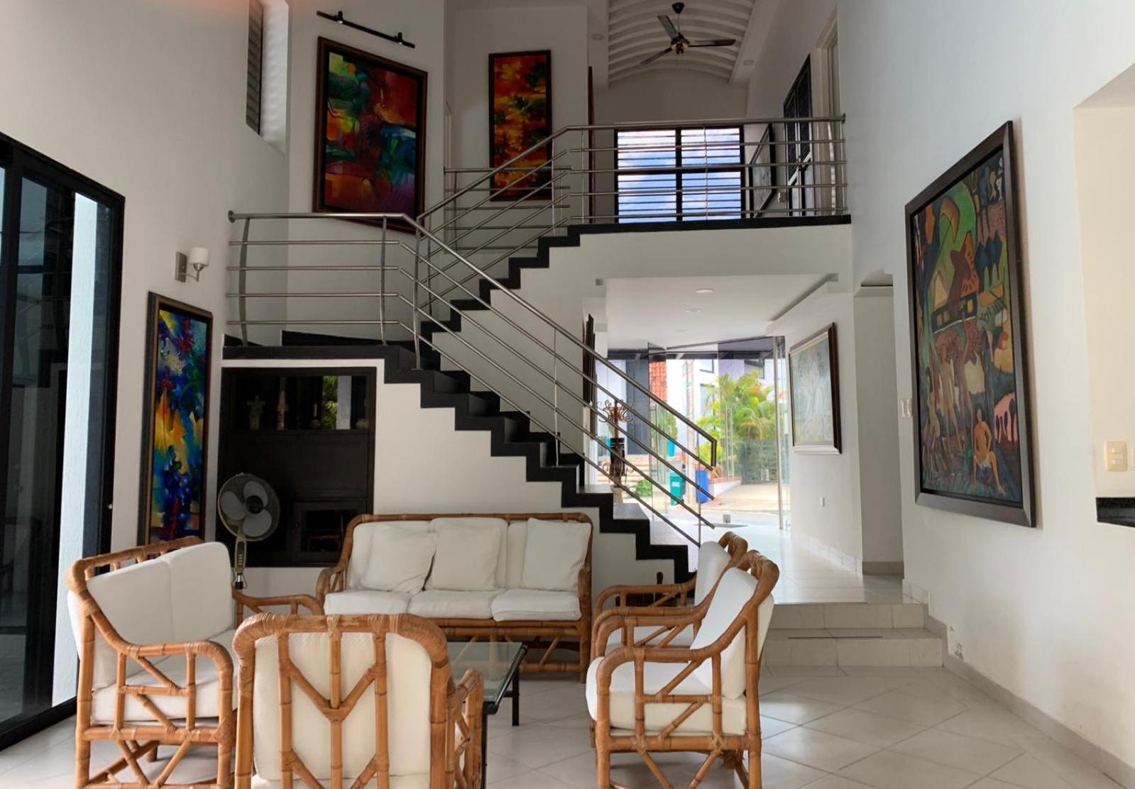 Casa Girardot Condominio El peñon 5 Habitaciones.