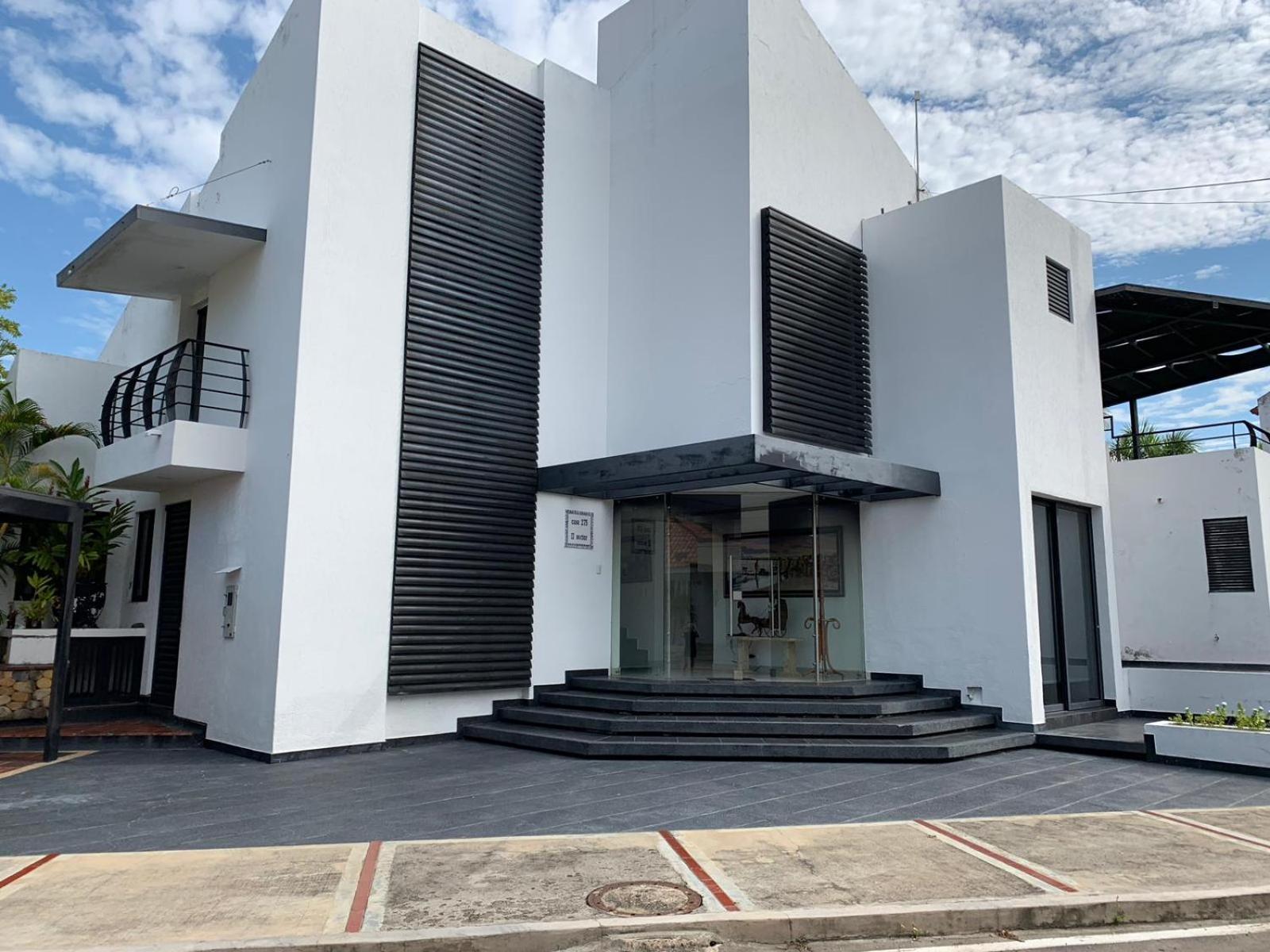 Casa Girardot Condominio El peñon 5 Habitaciones.