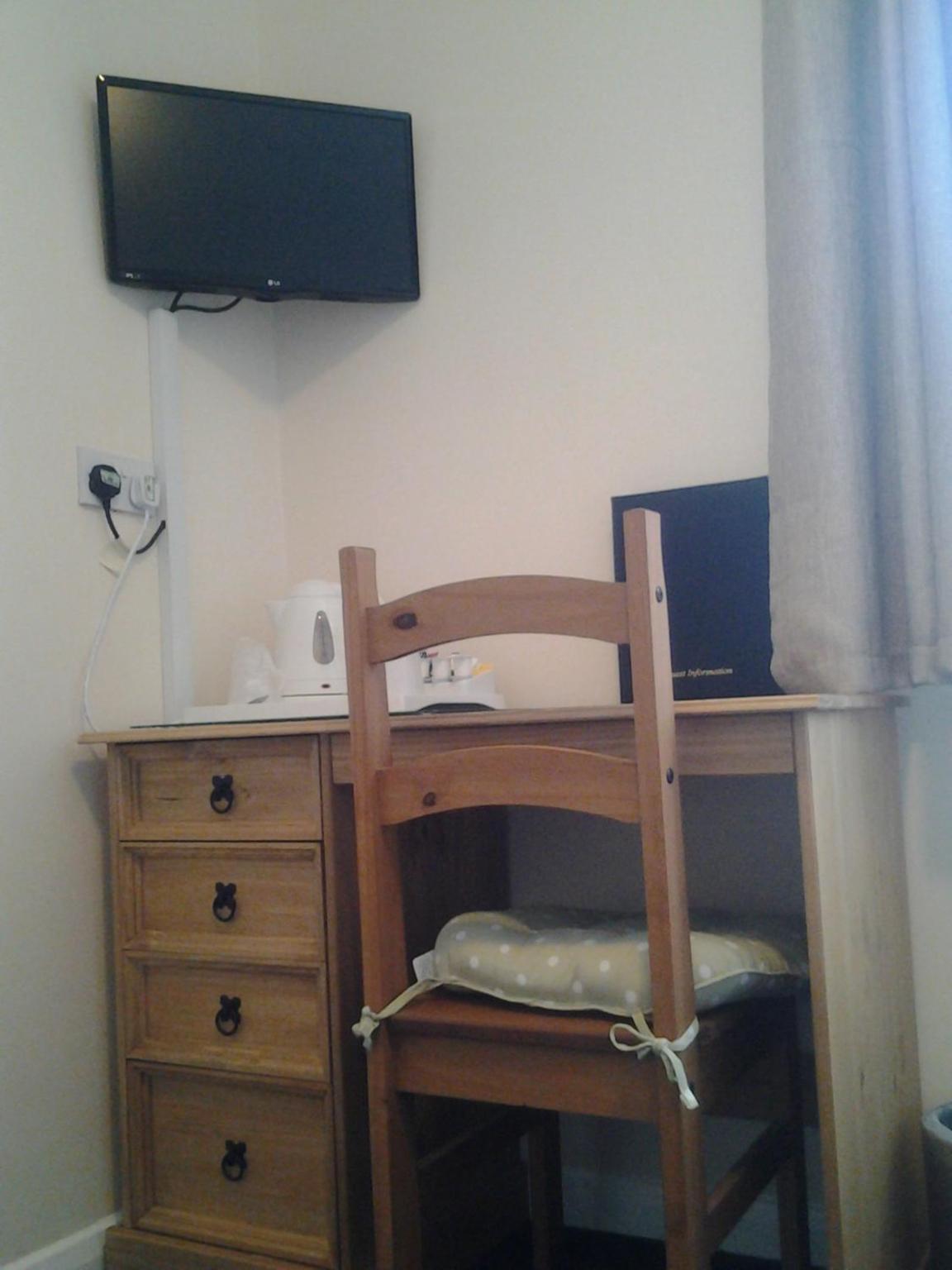 OYO Twins Palms Guest House